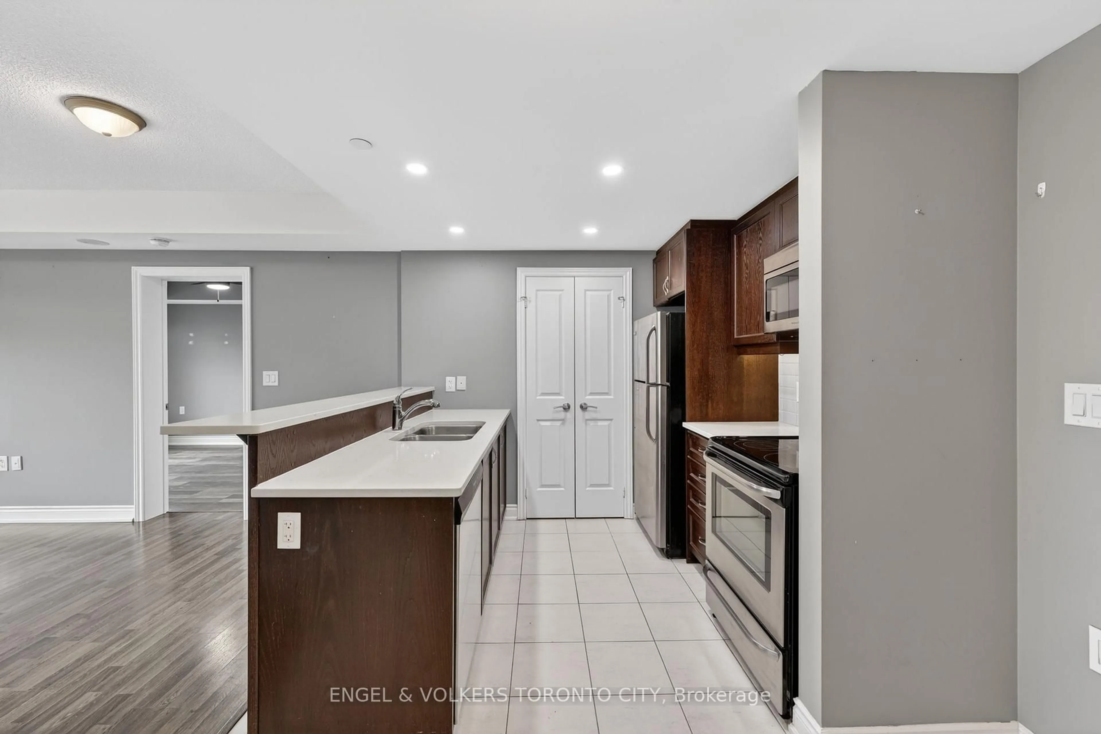 Unknown for 149 Church St #503, King Ontario L0G 1T0