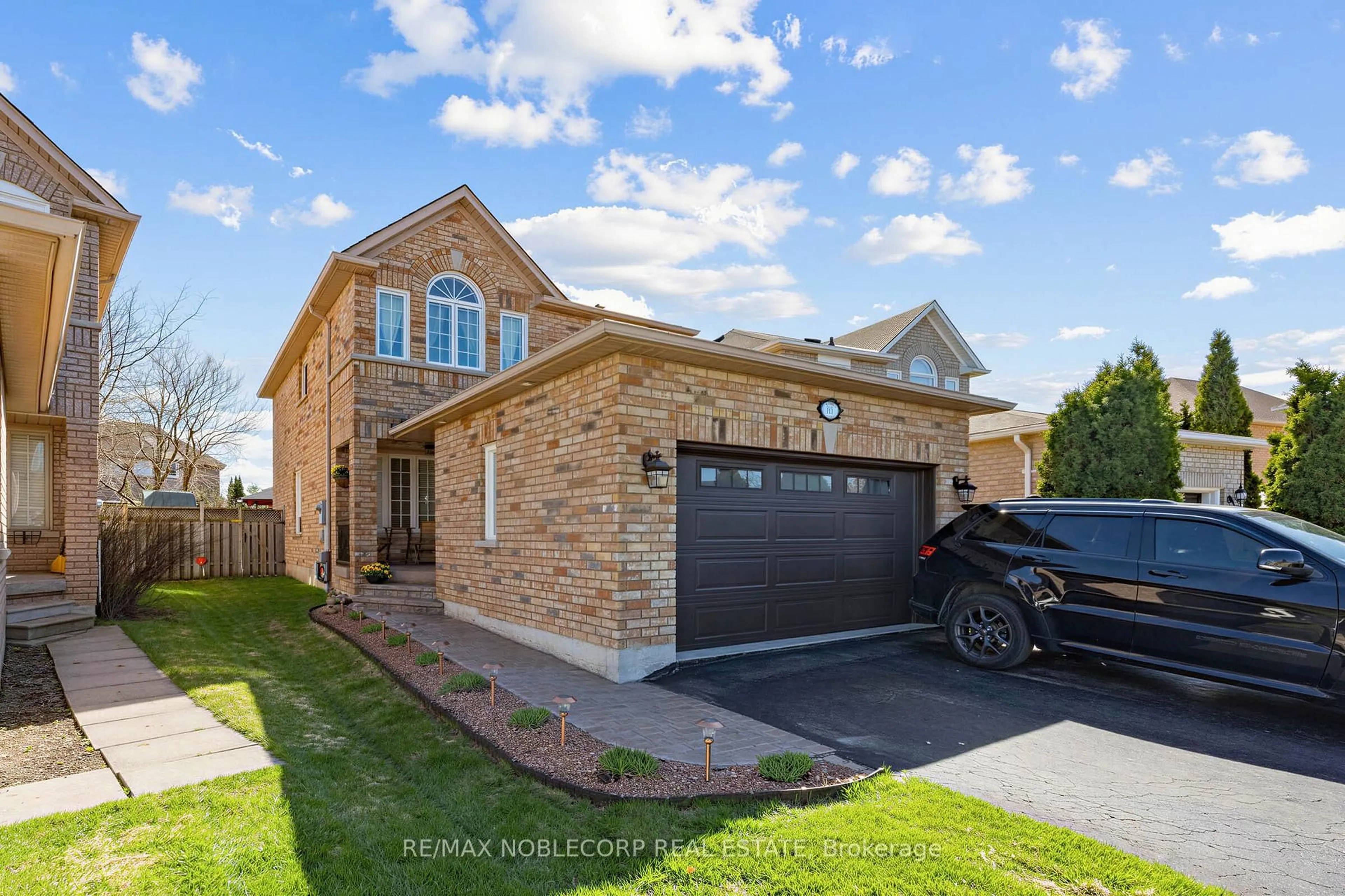 Home with brick exterior material, street for 61 Woodhaven Cres, Richmond Hill Ontario L4E 3T2