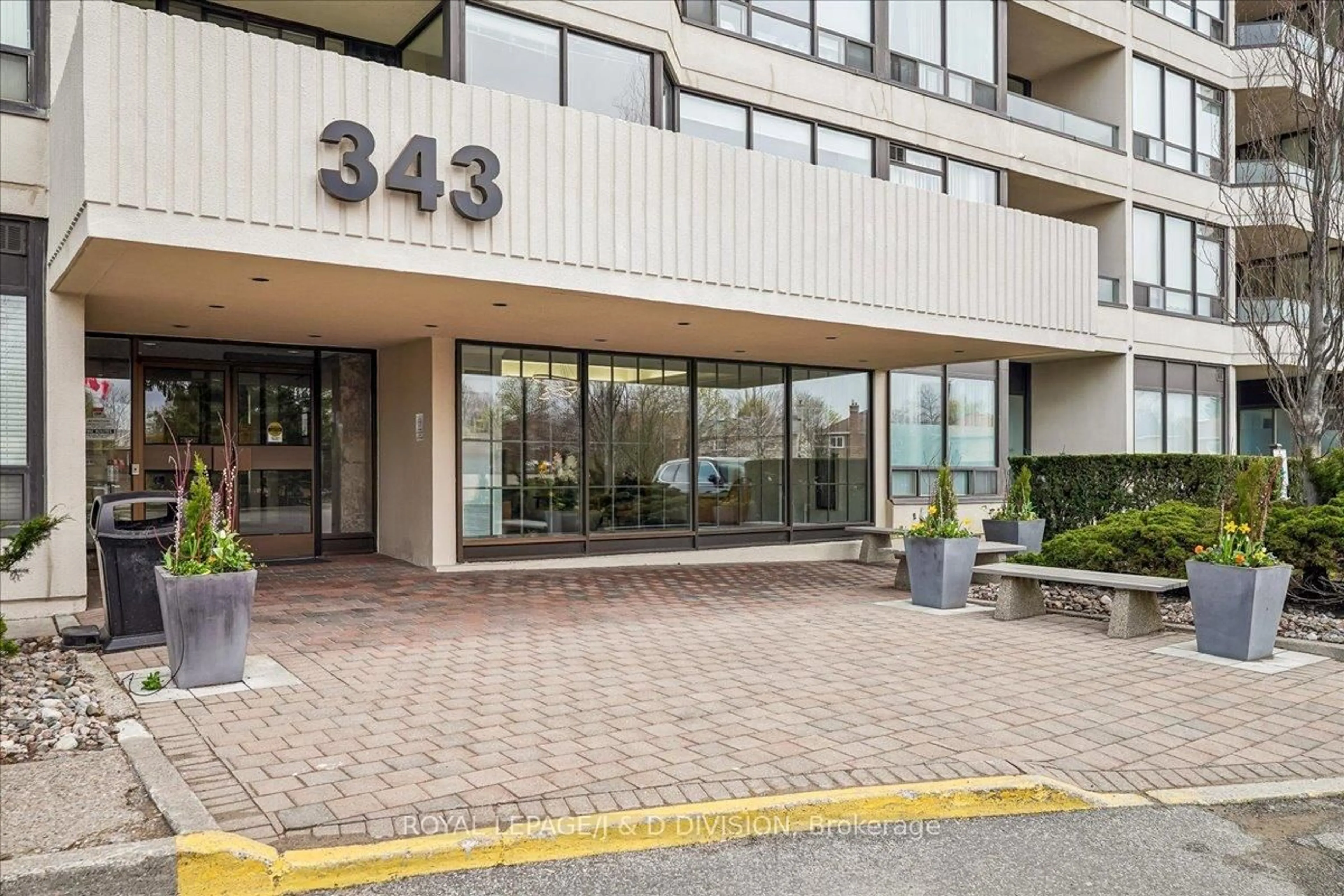 Indoor foyer for 343 Clark Ave #1404, Vaughan Ontario L4J 7K5