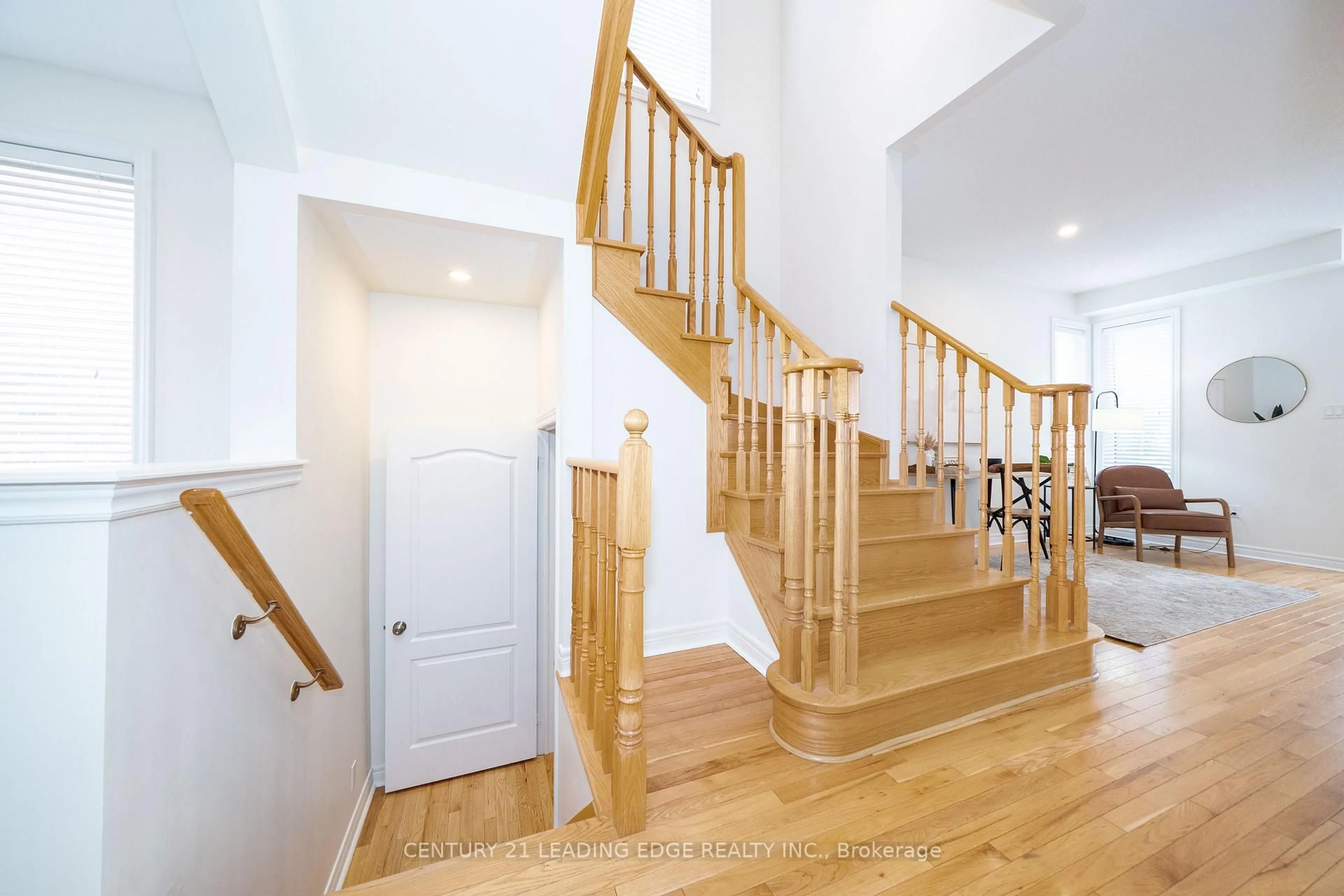 Stairs for 47 HOPPINGTON Ave, Whitchurch-Stouffville Ontario L4A 0L1