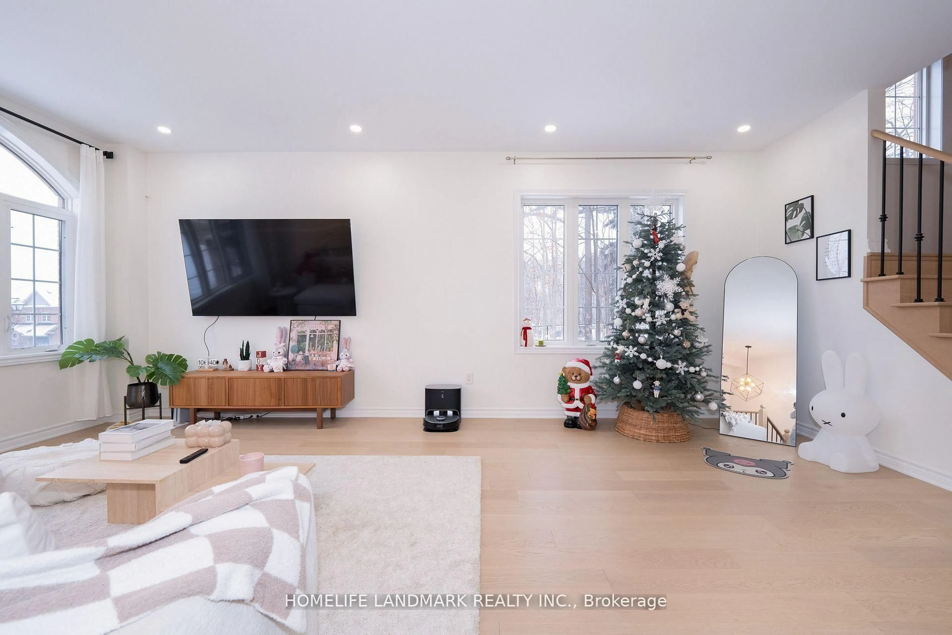 Home theater for 8777 Dufferin St #51, Vaughan Ontario L4J 8W3