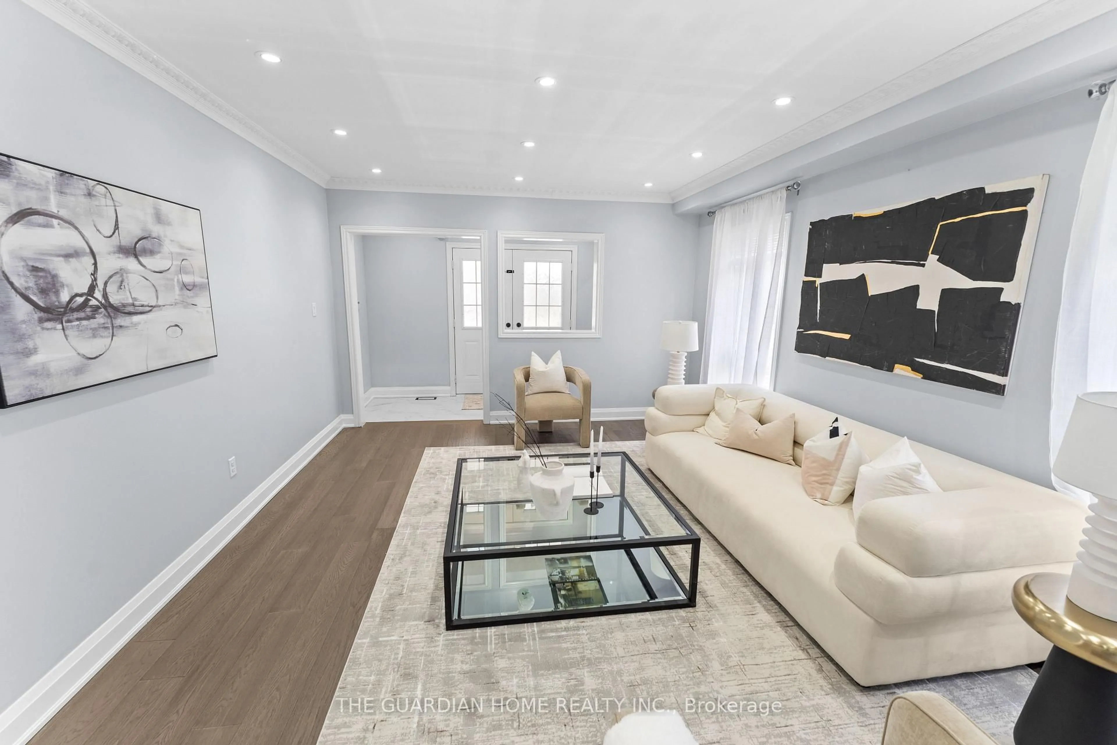 Living room with furniture, unknown for 73 Crowther Dr, Newmarket Ontario L3X 3G4