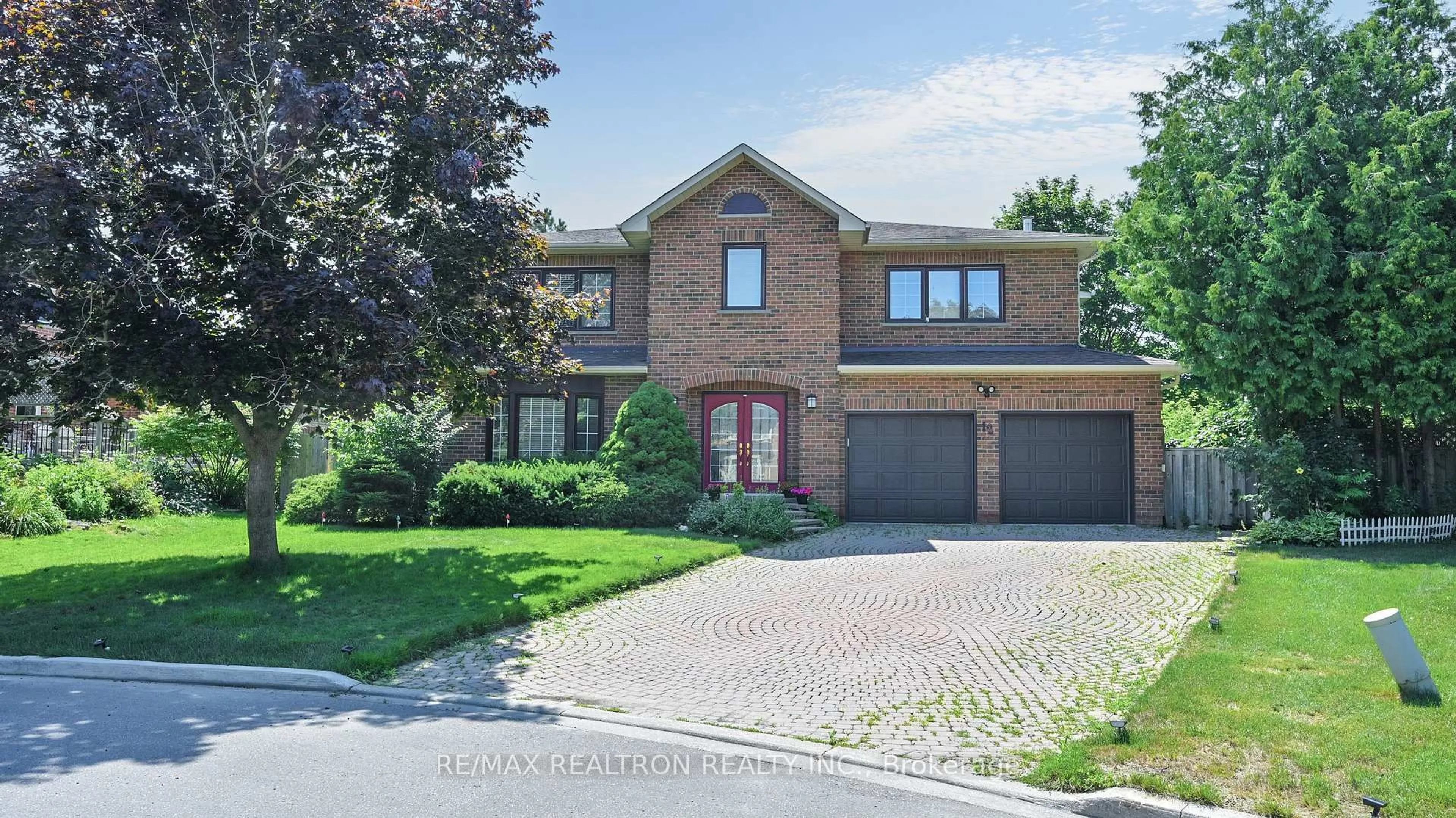 Home with brick exterior material, street for 12 Greenbriar Crt, Aurora Ontario L4G 5X6