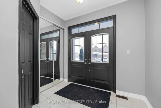 24 Schwalm Cres, New Tecumseth 2