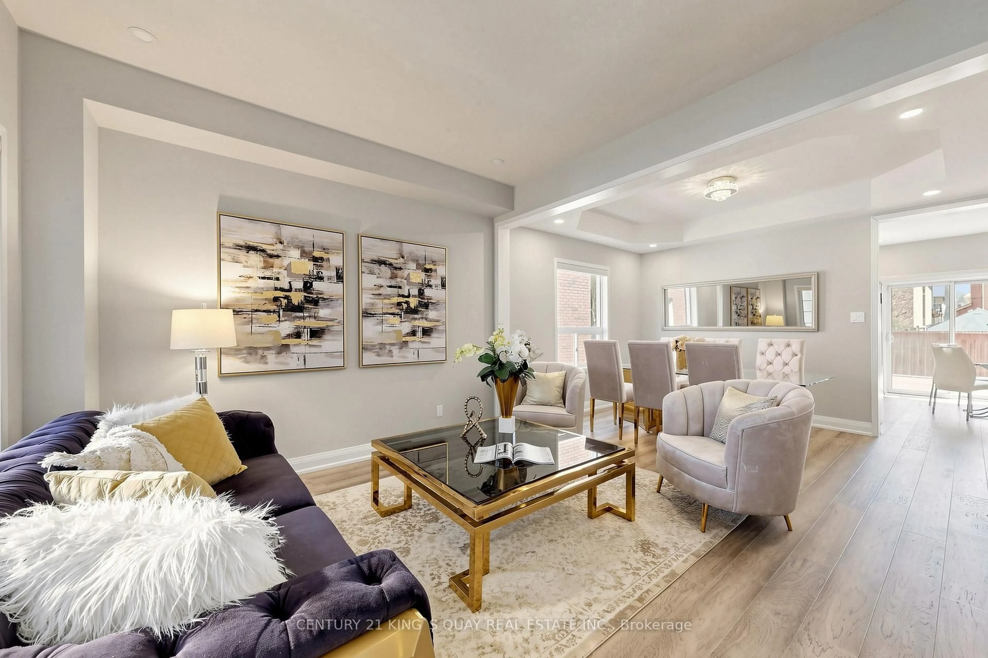 Living room with furniture, unknown for 39 Colonial Cres, Richmond Hill Ontario L4E 3X3