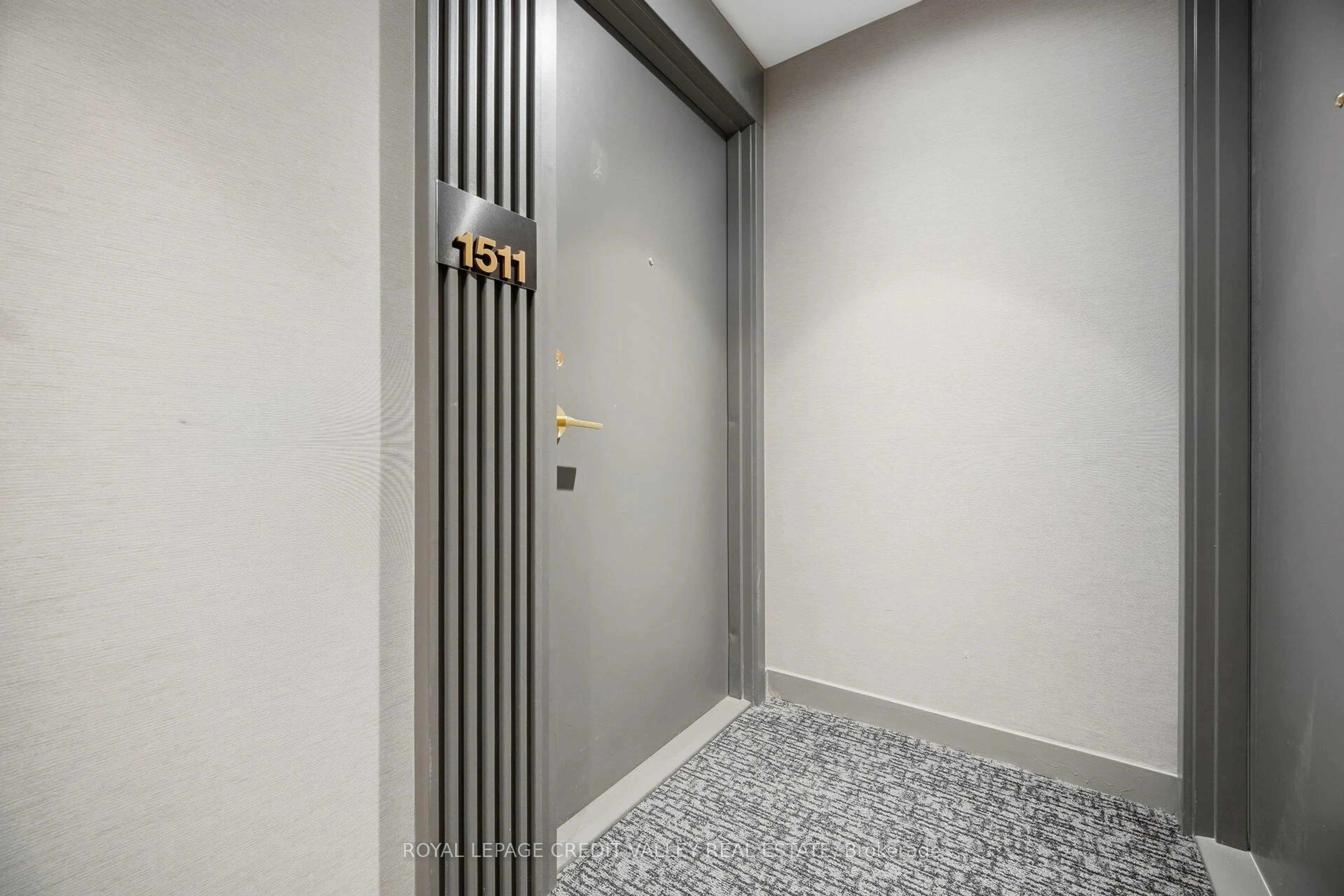 Indoor foyer for 5 Buttermill Ave #1511, Vaughan Ontario L4K 0J5