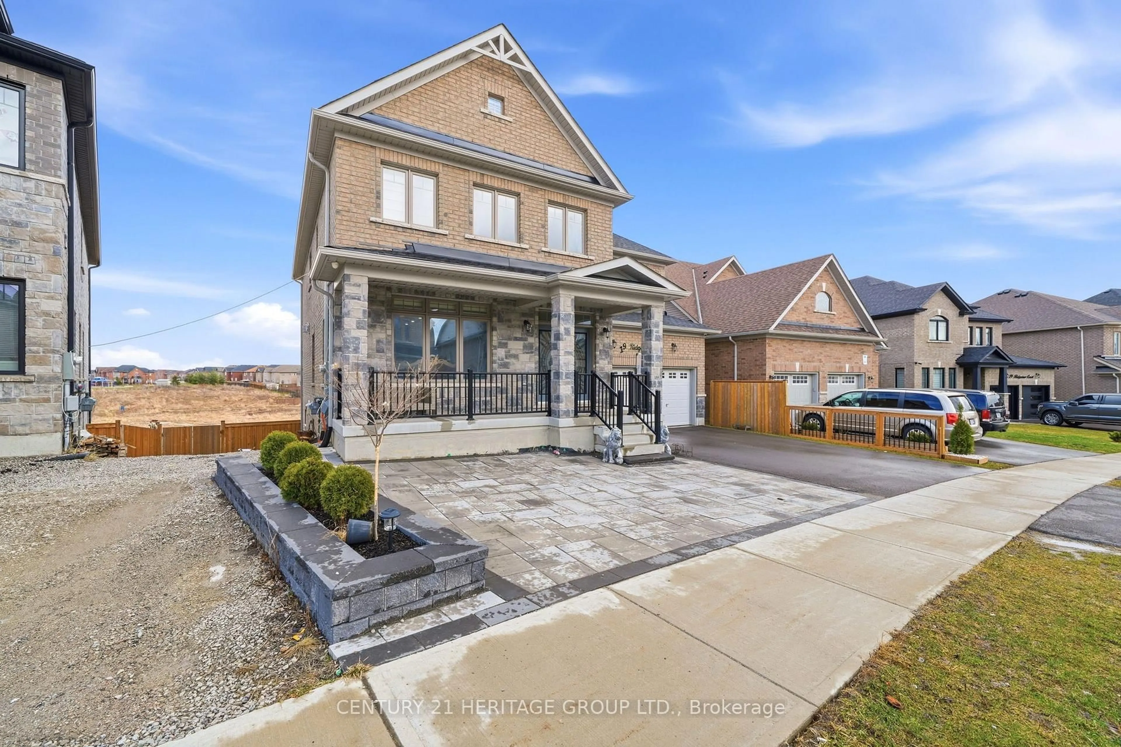 Home with brick exterior material, street for 19 Ridgeview Crt, Bradford West Gwillimbury Ontario L3Z 0R9