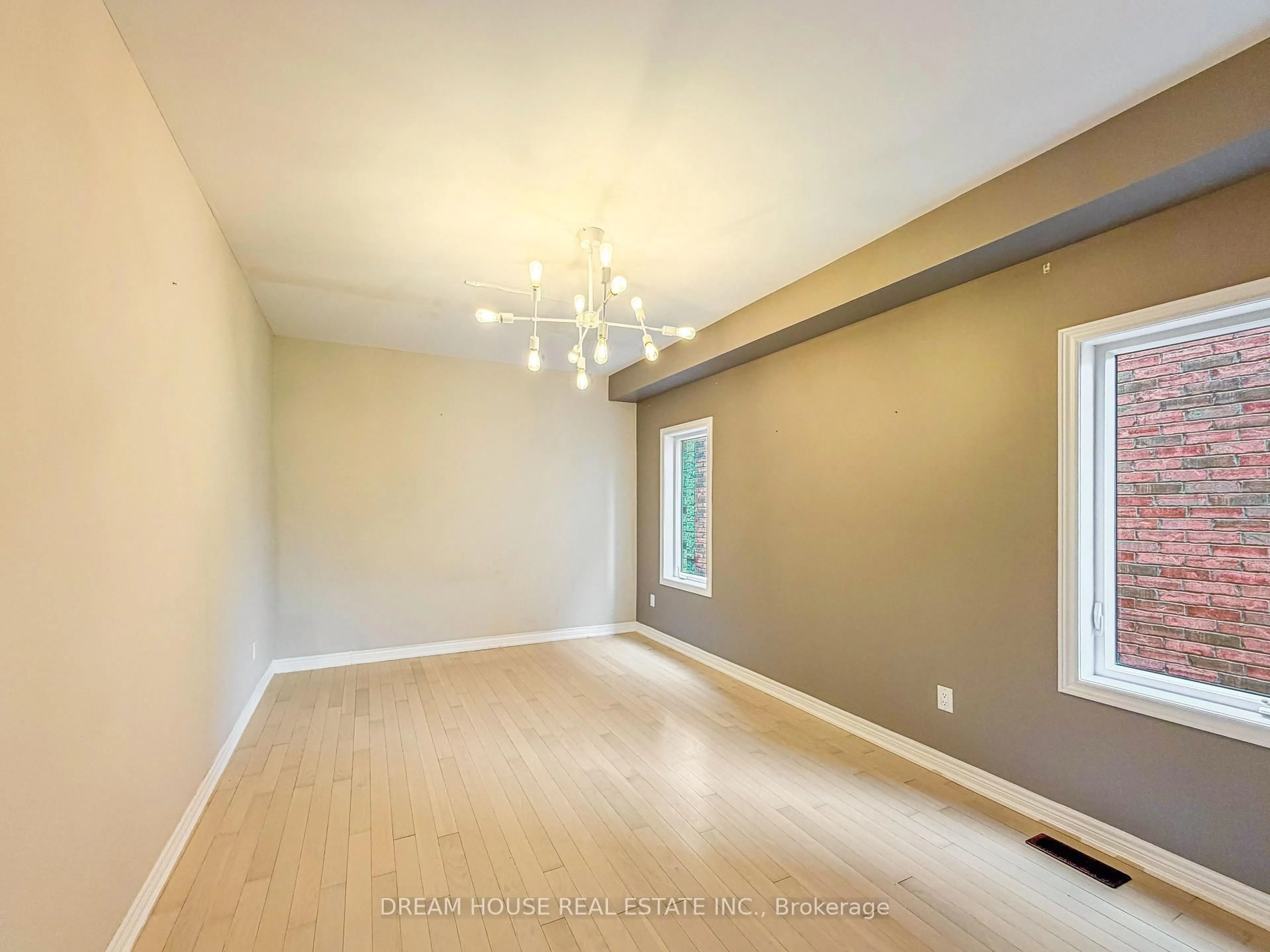 A pic of a room for 1383 Dallman St, Innisfil Ontario L0L 1W0