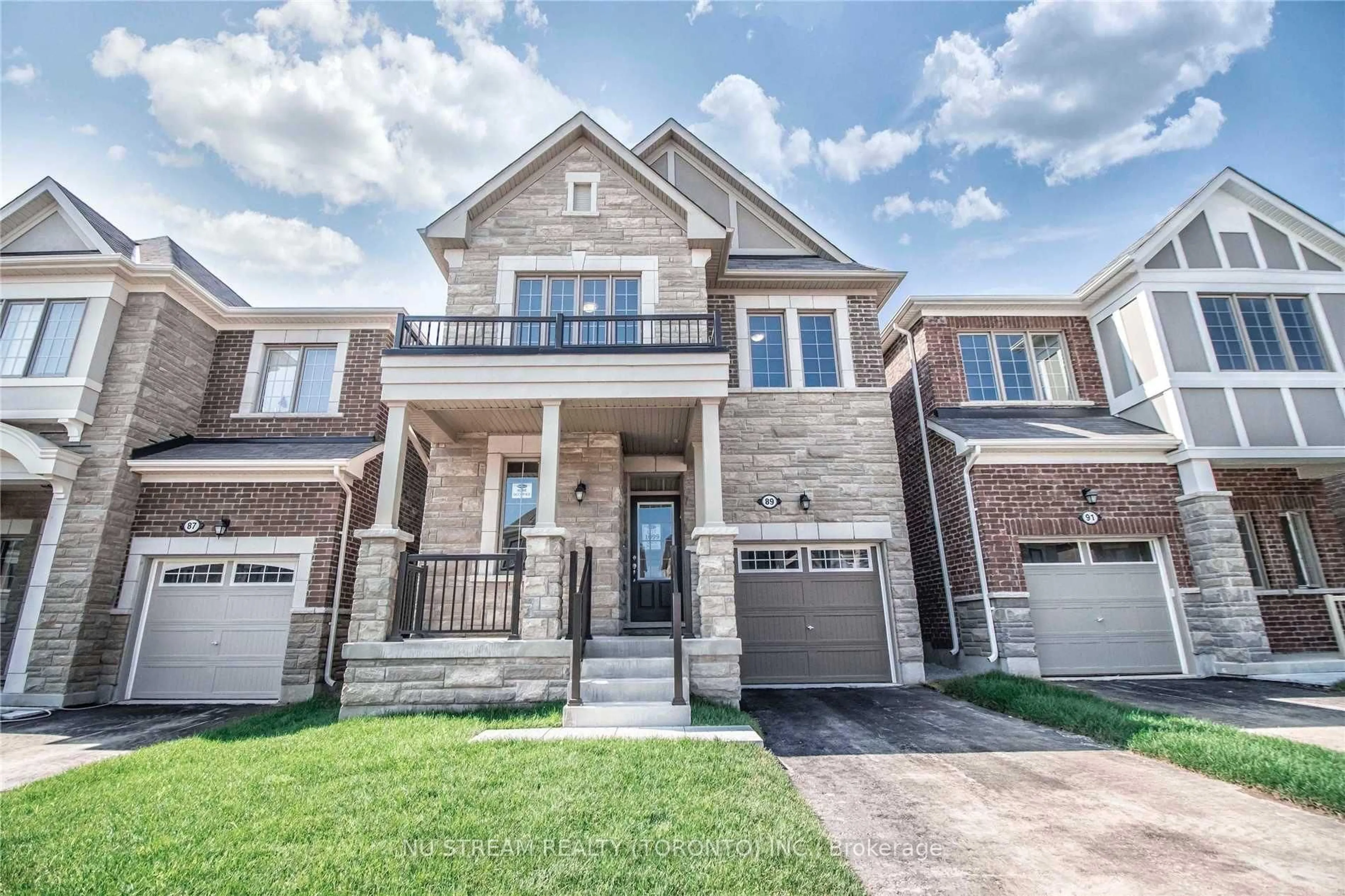 Home with brick exterior material, street for 89 Hartney Dr, Richmond Hill Ontario L4S 0K5
