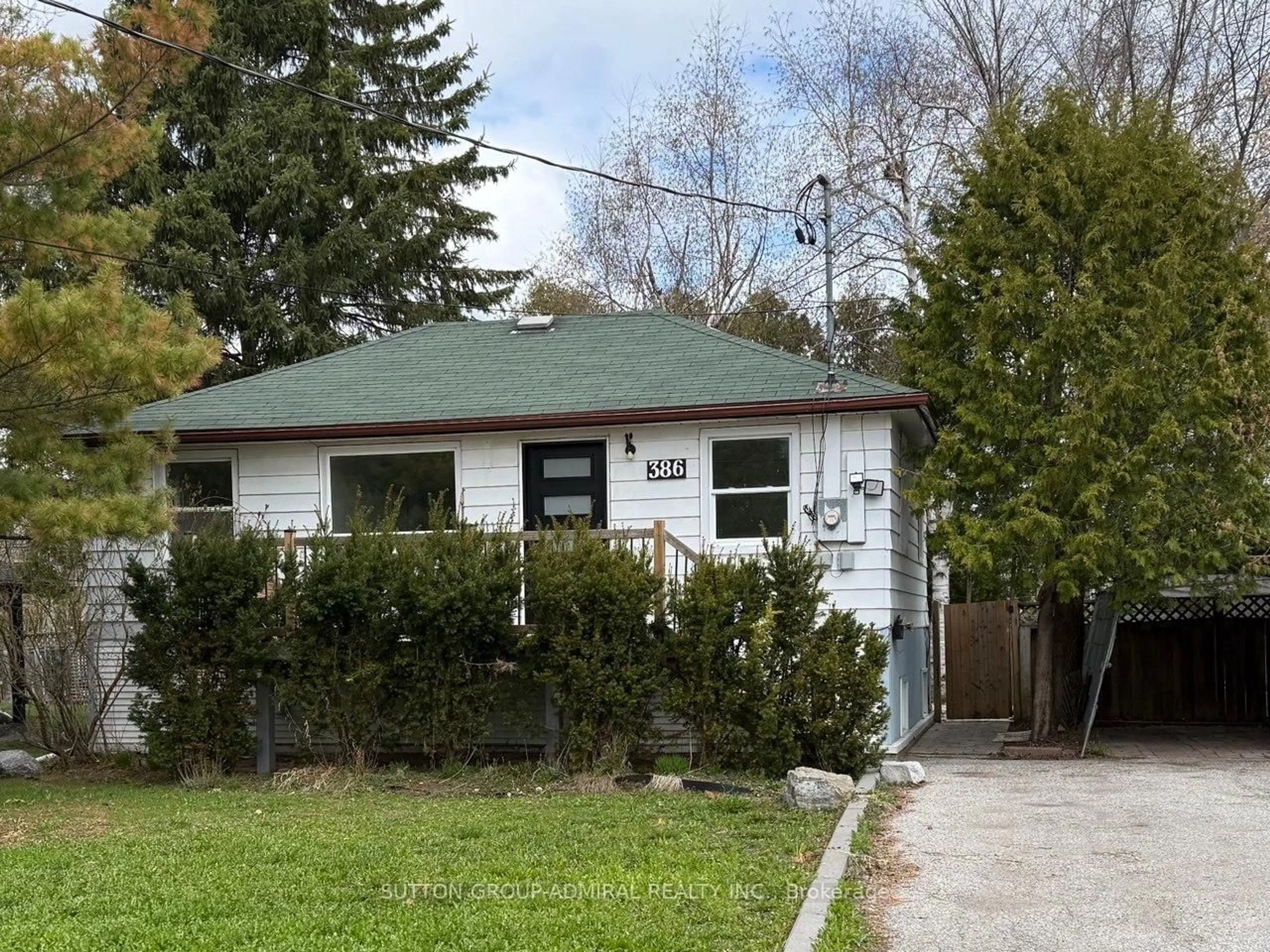 Home with vinyl exterior material, street for 386 Irene Dr, Georgina Ontario L4P 3B2