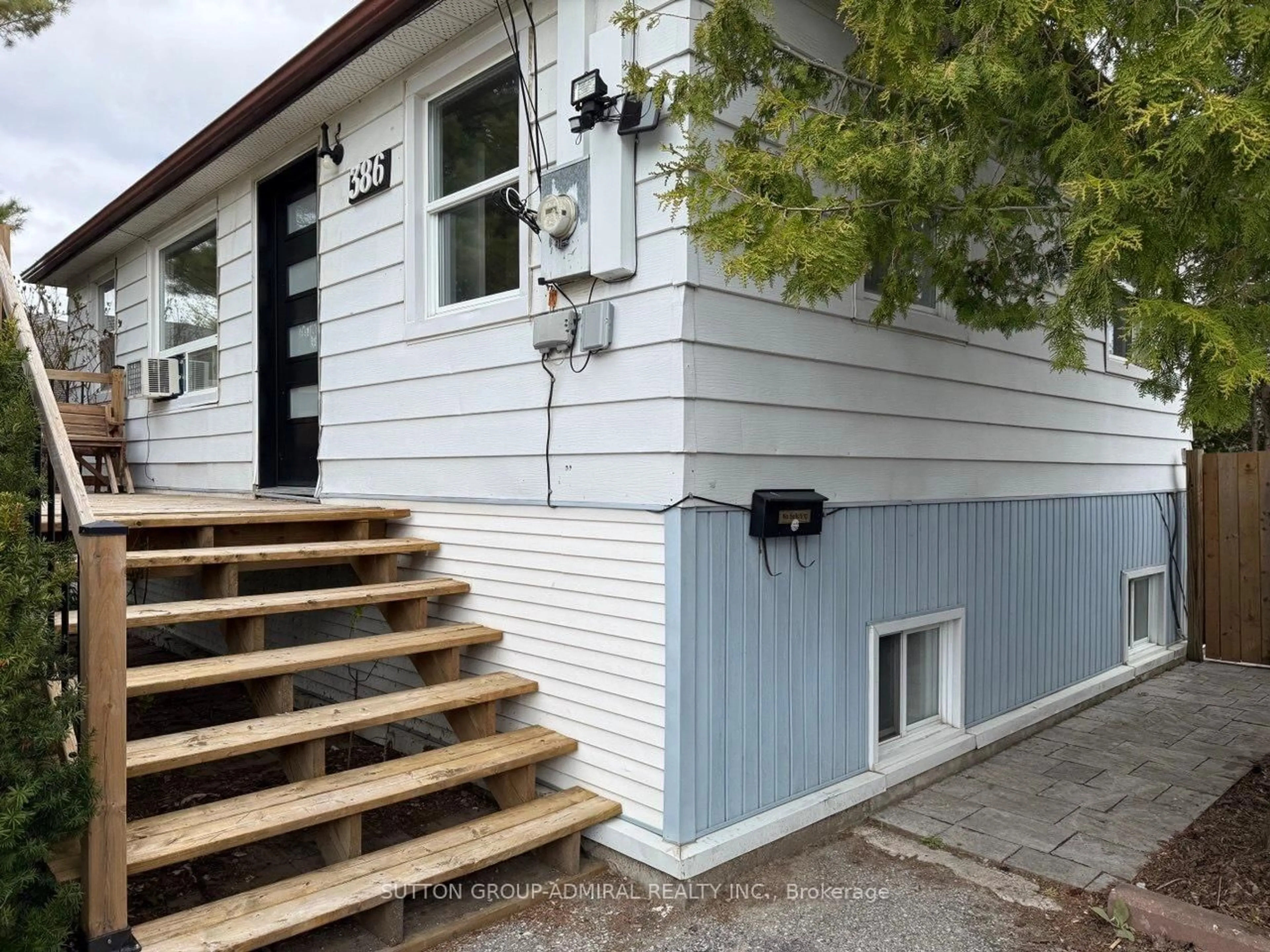 Home with vinyl exterior material, street for 386 Irene Dr, Georgina Ontario L4P 3B2