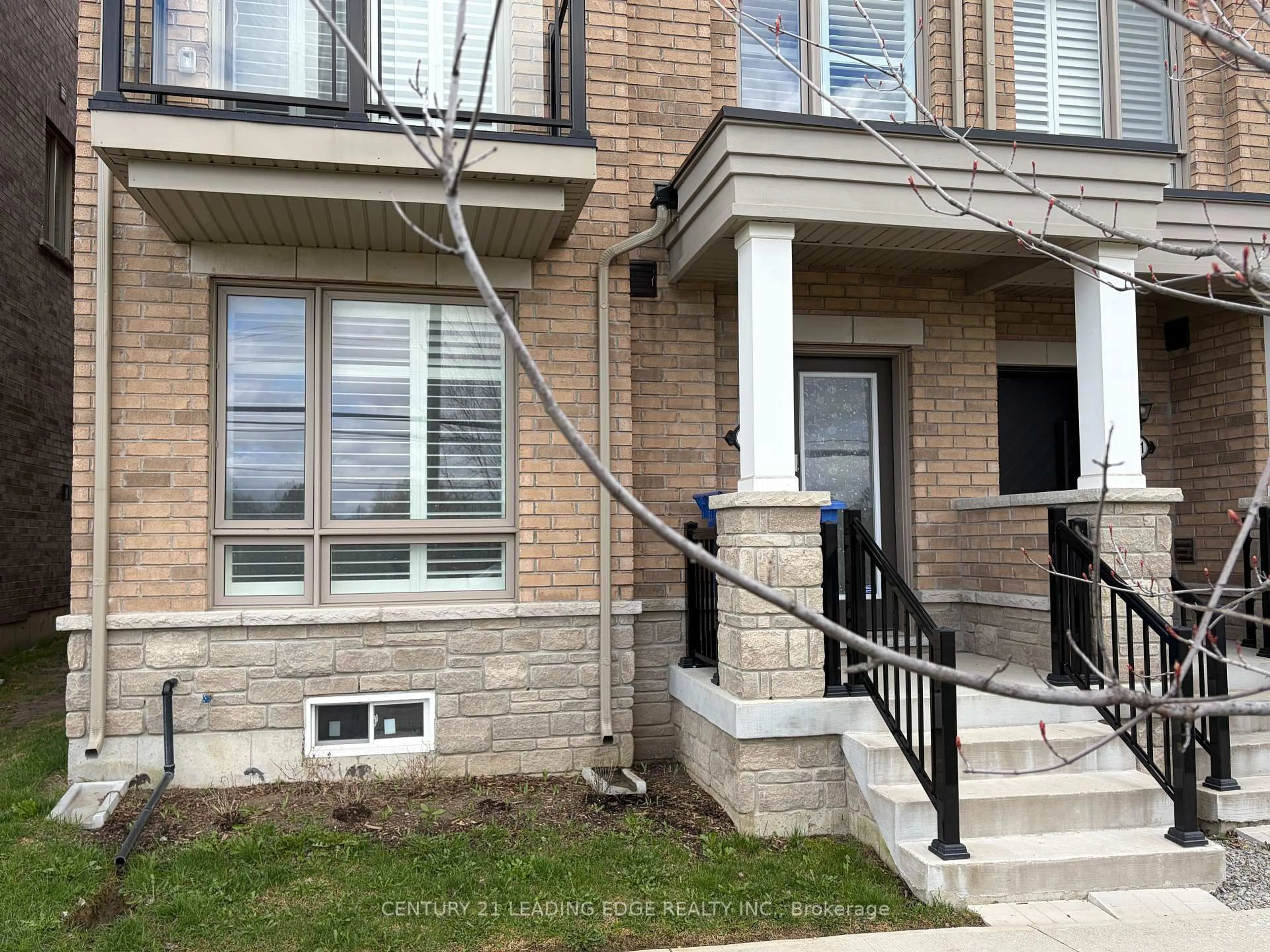 Home with brick exterior material, street for 6863 Main St, Whitchurch-Stouffville Ontario L4A 4X2