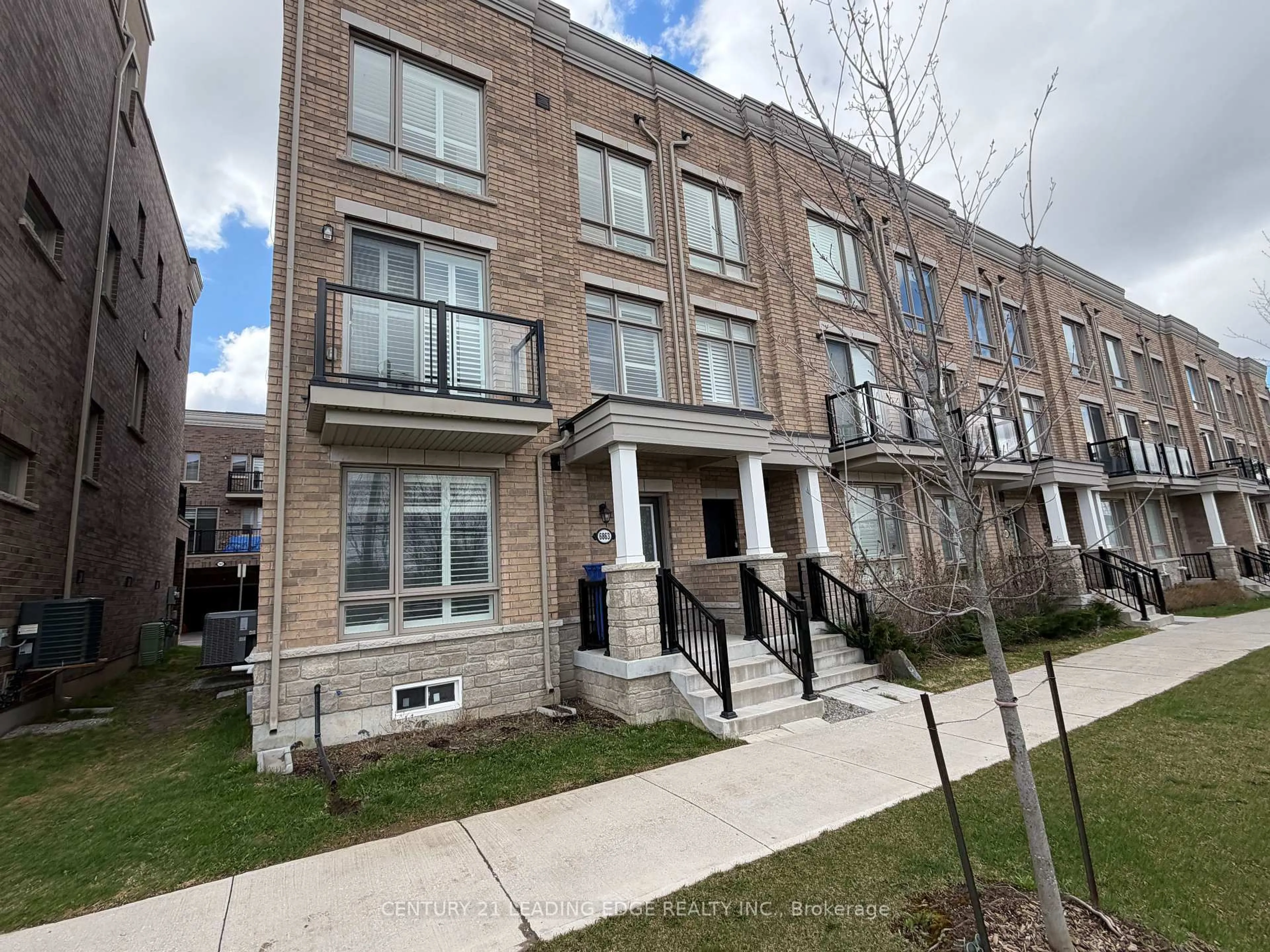Unknown for 6863 Main St, Whitchurch-Stouffville Ontario L4A 4X2