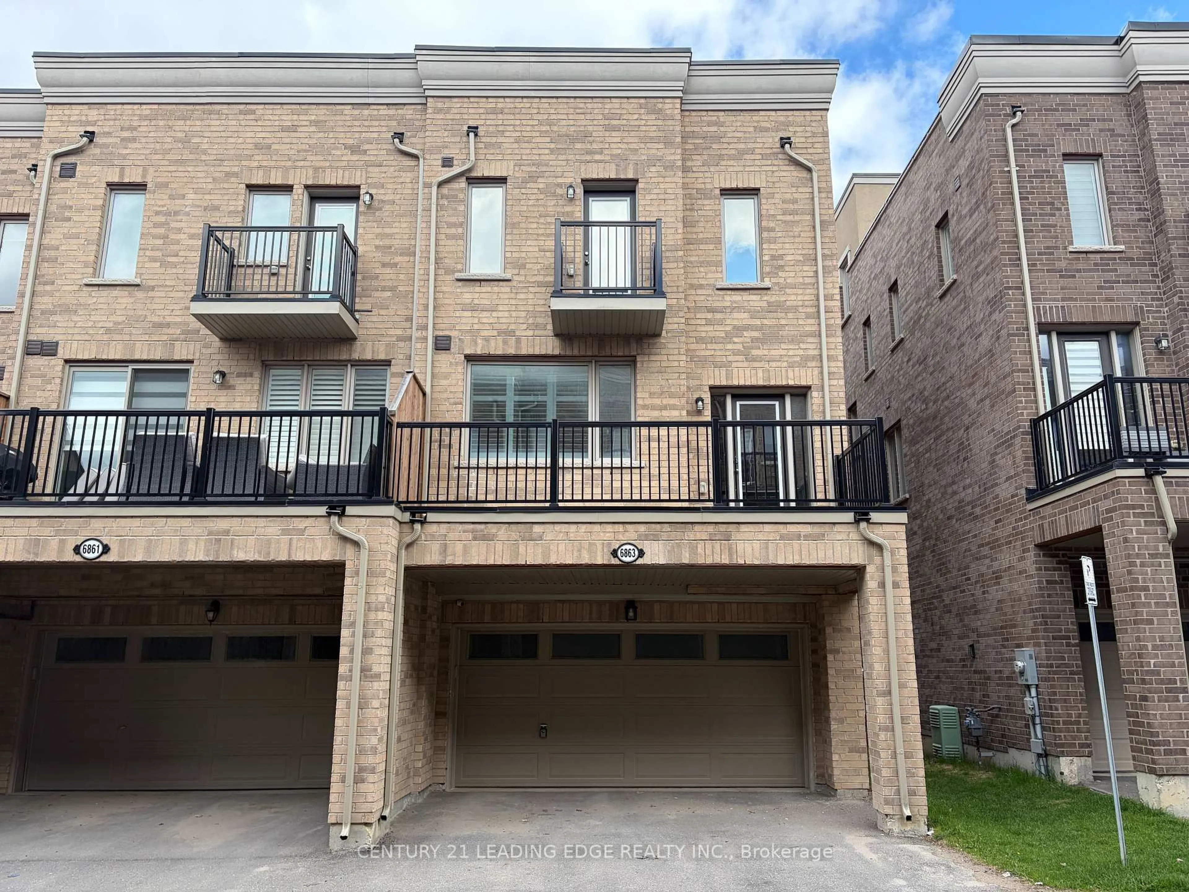 Home with brick exterior material, street for 6863 Main St, Whitchurch-Stouffville Ontario L4A 4X2