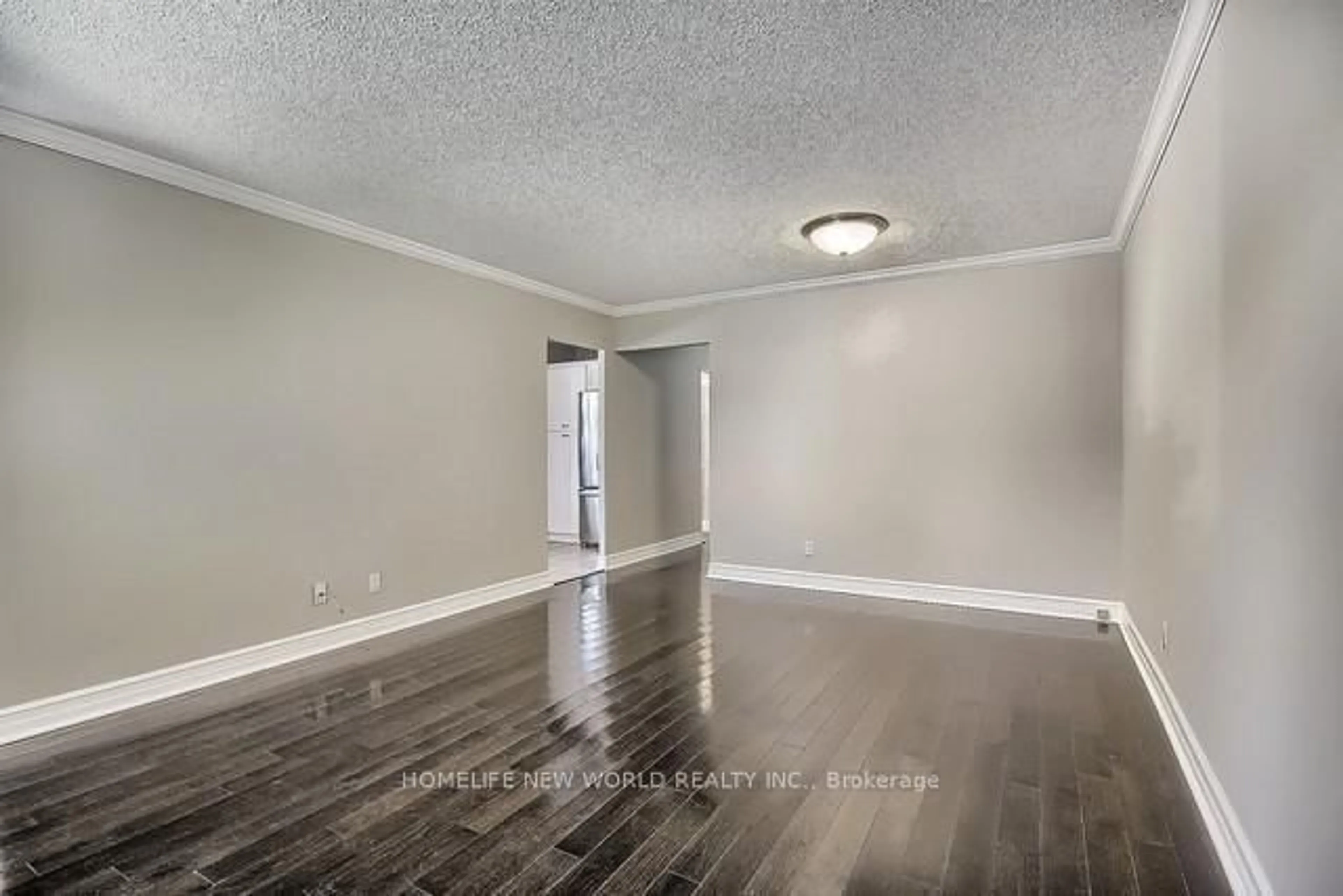 A pic of a room for 756 Elgin St, Newmarket Ontario L3Y 3B8