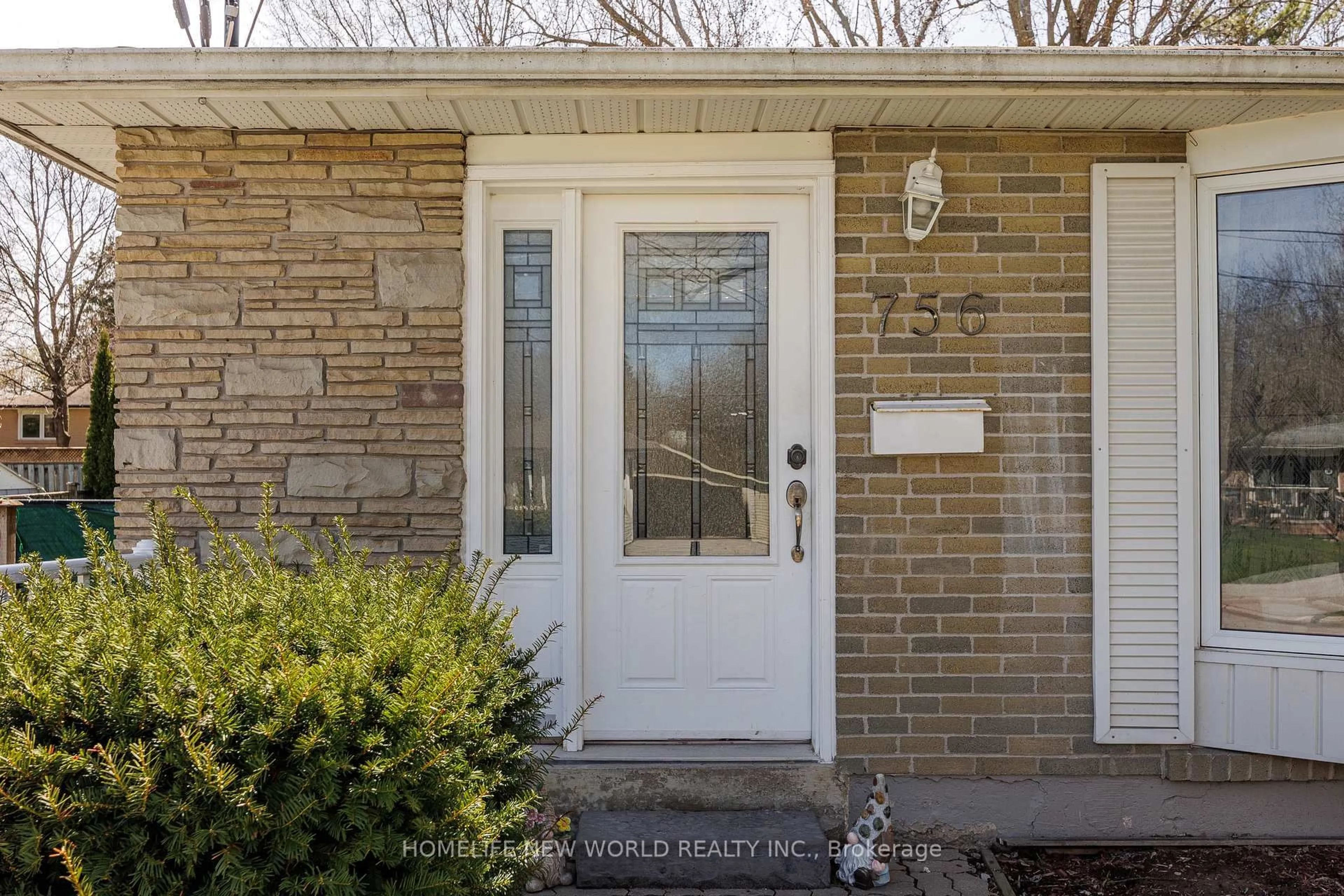 Unknown for 756 Elgin St, Newmarket Ontario L3Y 3B8