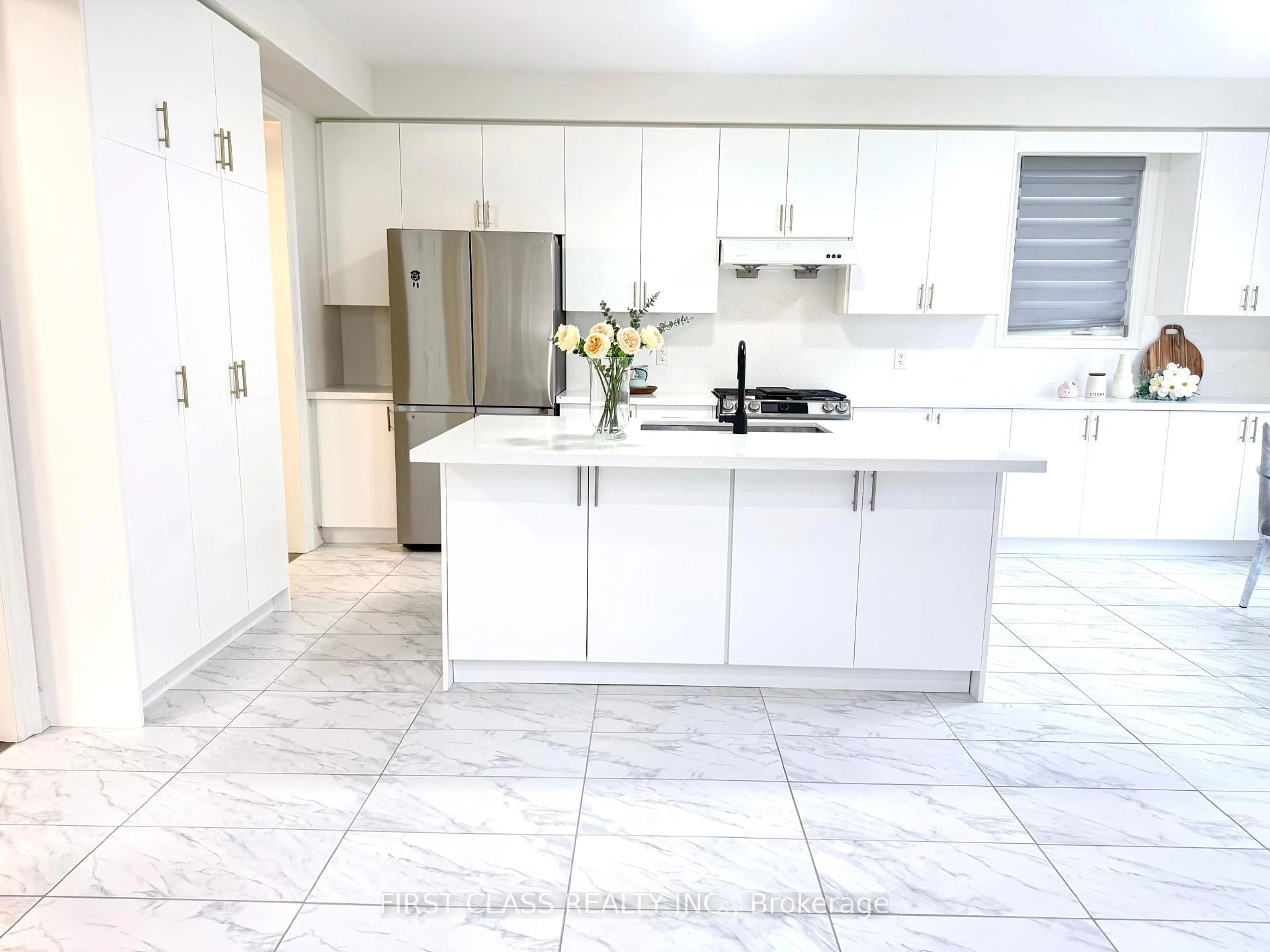 Open concept kitchen, ceramic/tile floor for 58 Current Dr, Richmond Hill Ontario L4S 0M8