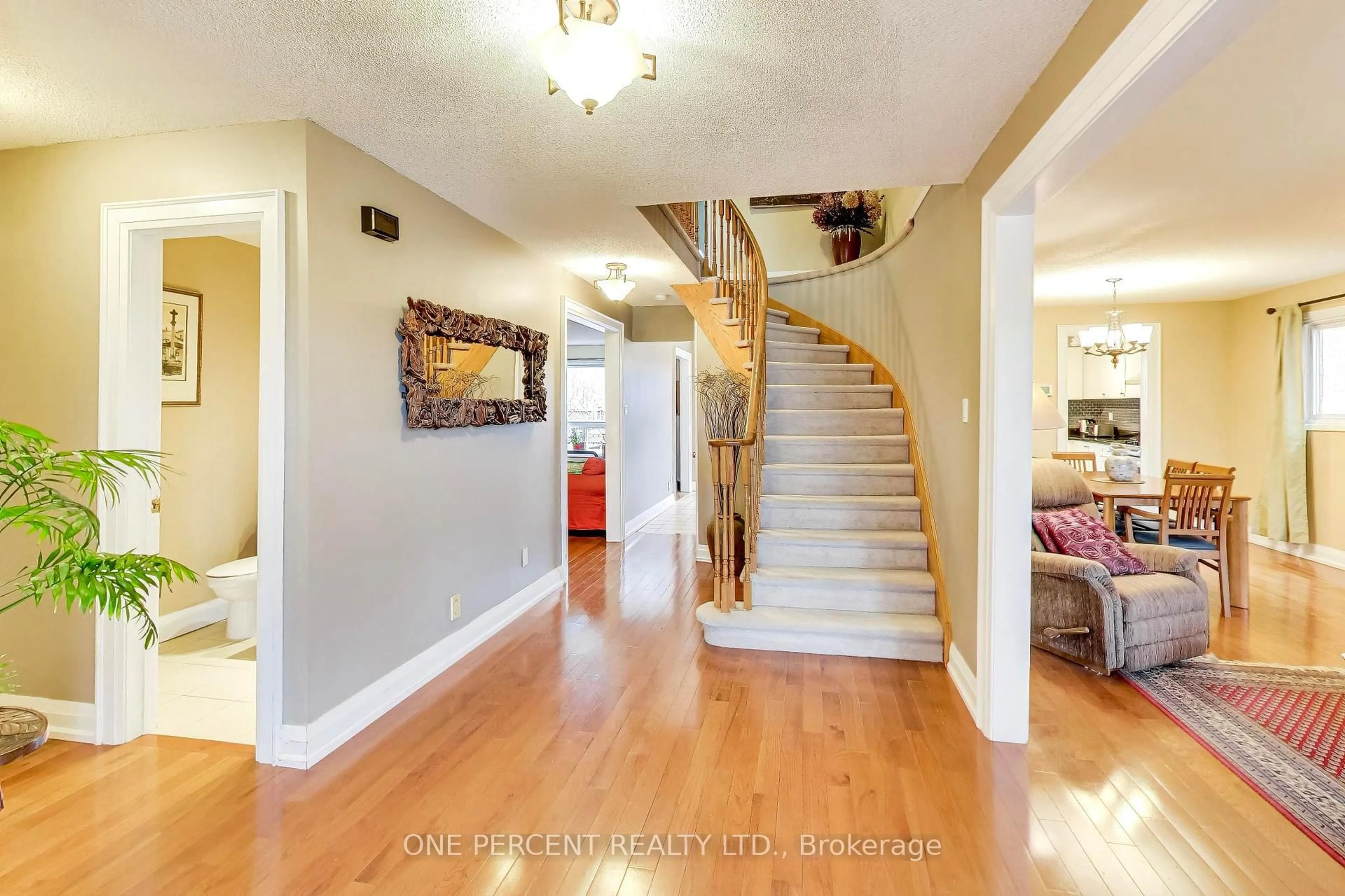 Indoor foyer for 96 Brookmill Dr, Vaughan Ontario L4J 6K5