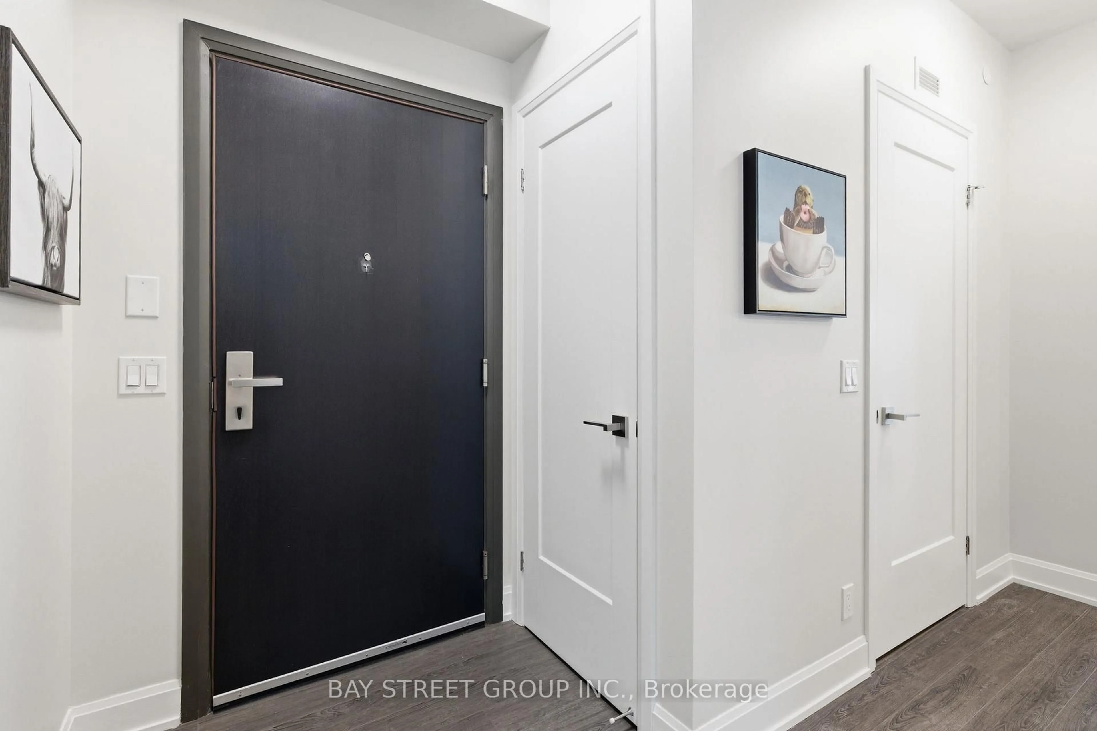 Indoor entryway for 38 Water Walk Dr #723, Markham Ontario L3R 6M8