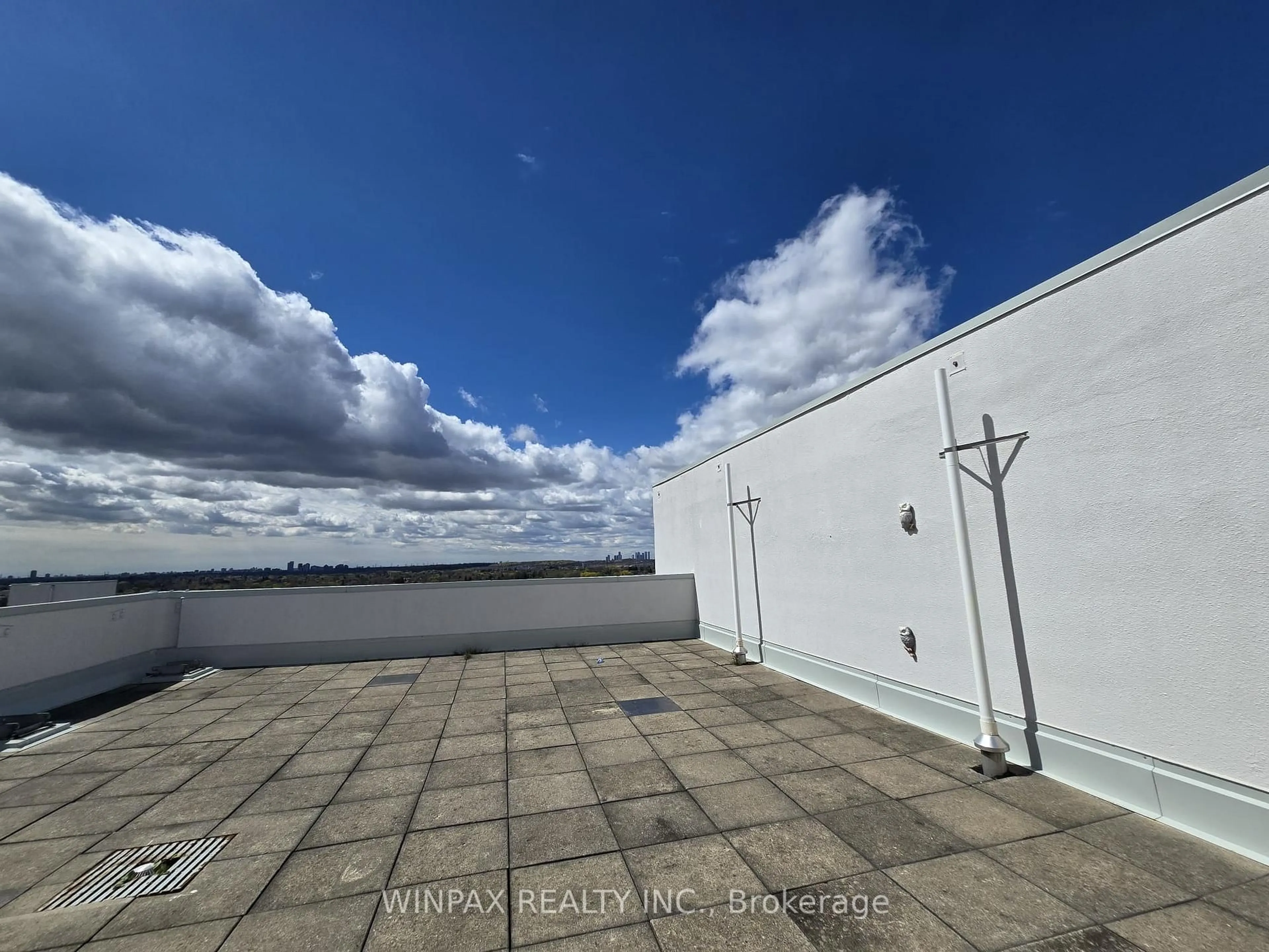 A pic from outside/outdoor area/front of a property/back of a property/a pic from drone, unknown for 20 Harding Blvd #1202, Richmond Hill Ontario L4C 9S4