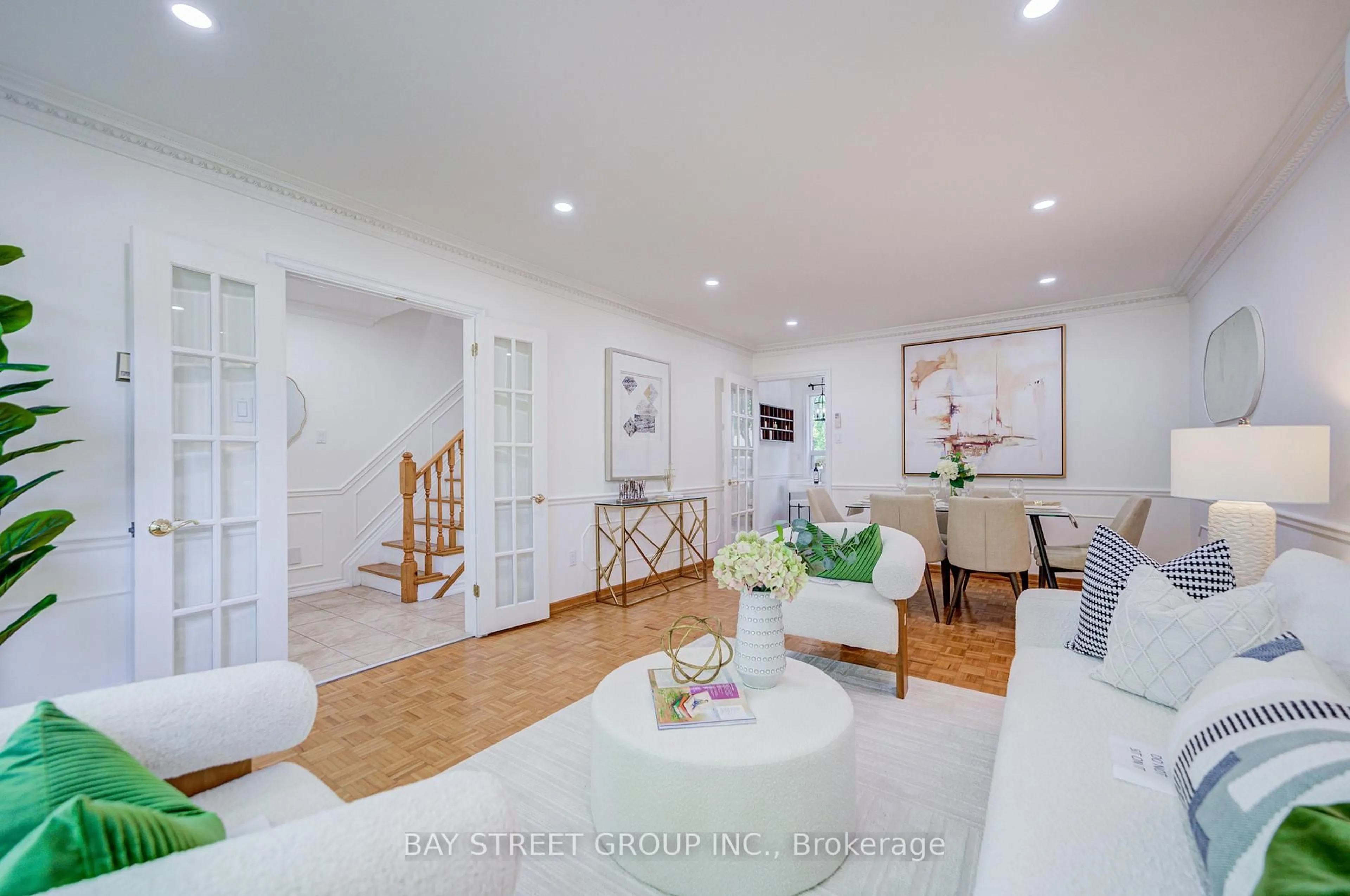 Living room with furniture, wood/laminate floor for 214 William Roe Blvd, Newmarket Ontario L3Y 1B5