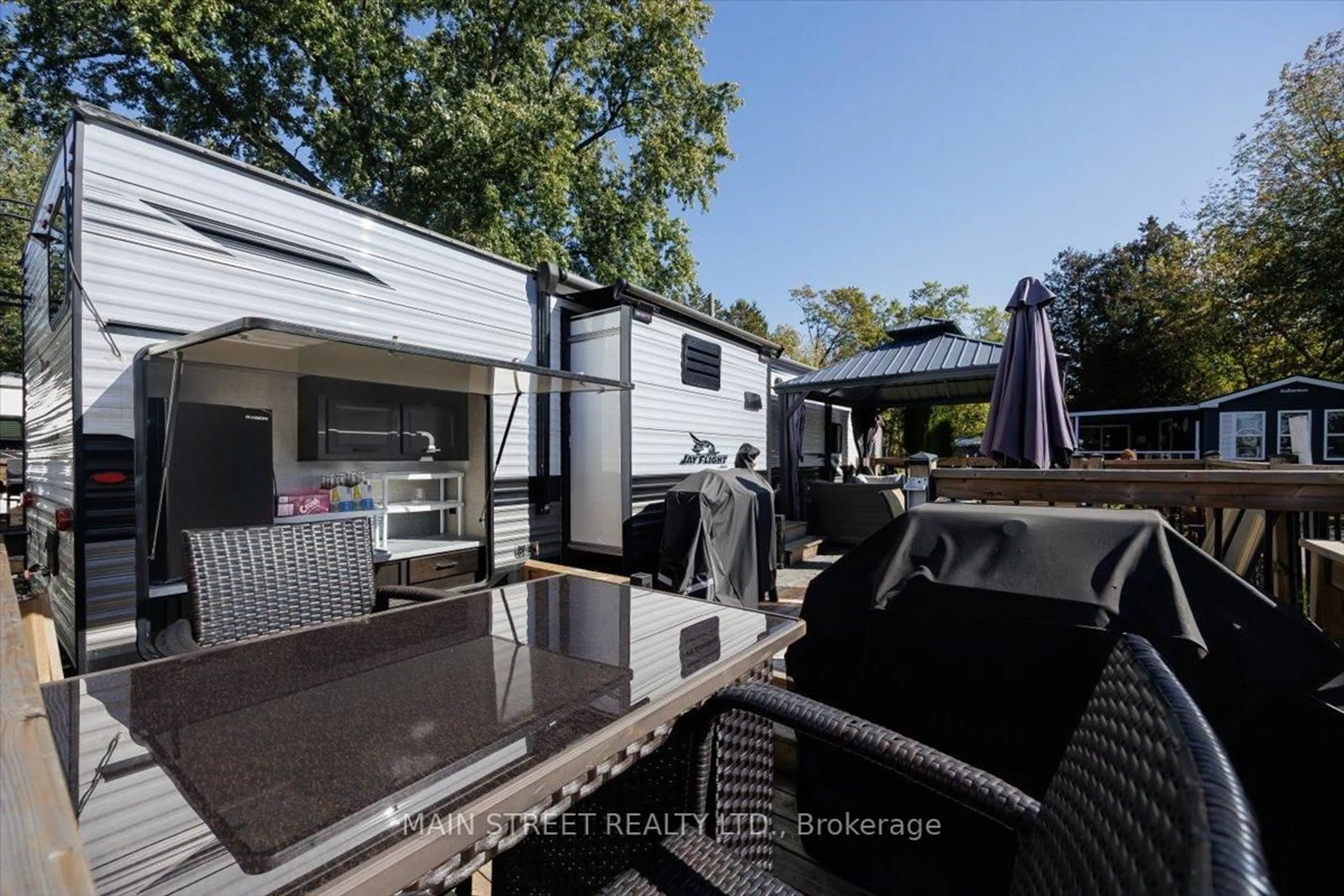 Patio, street for 15 Hawaiian Circ, Whitchurch-Stouffville Ontario L0G 1E0