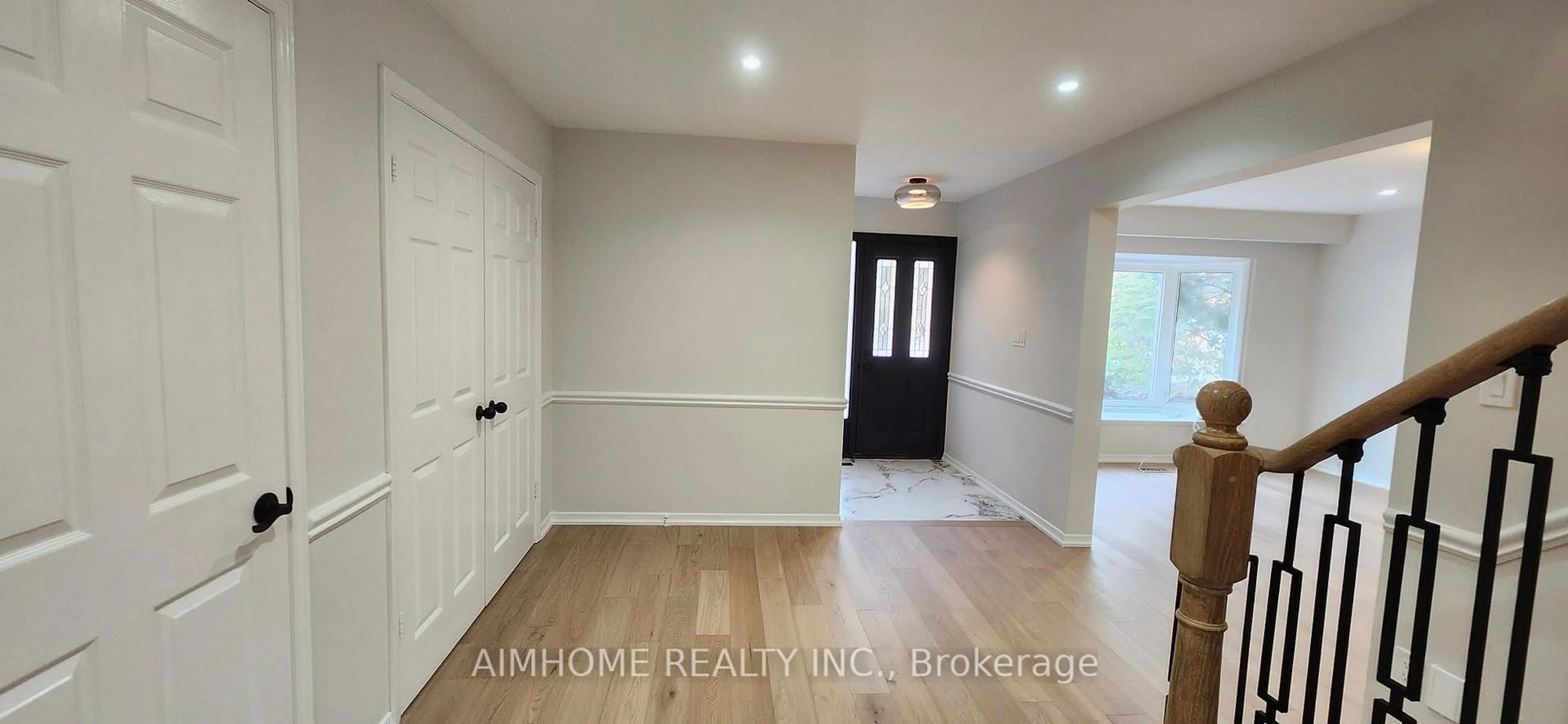 Indoor entryway for 31 Spanhouse Cres, Markham Ontario L3R 4E2