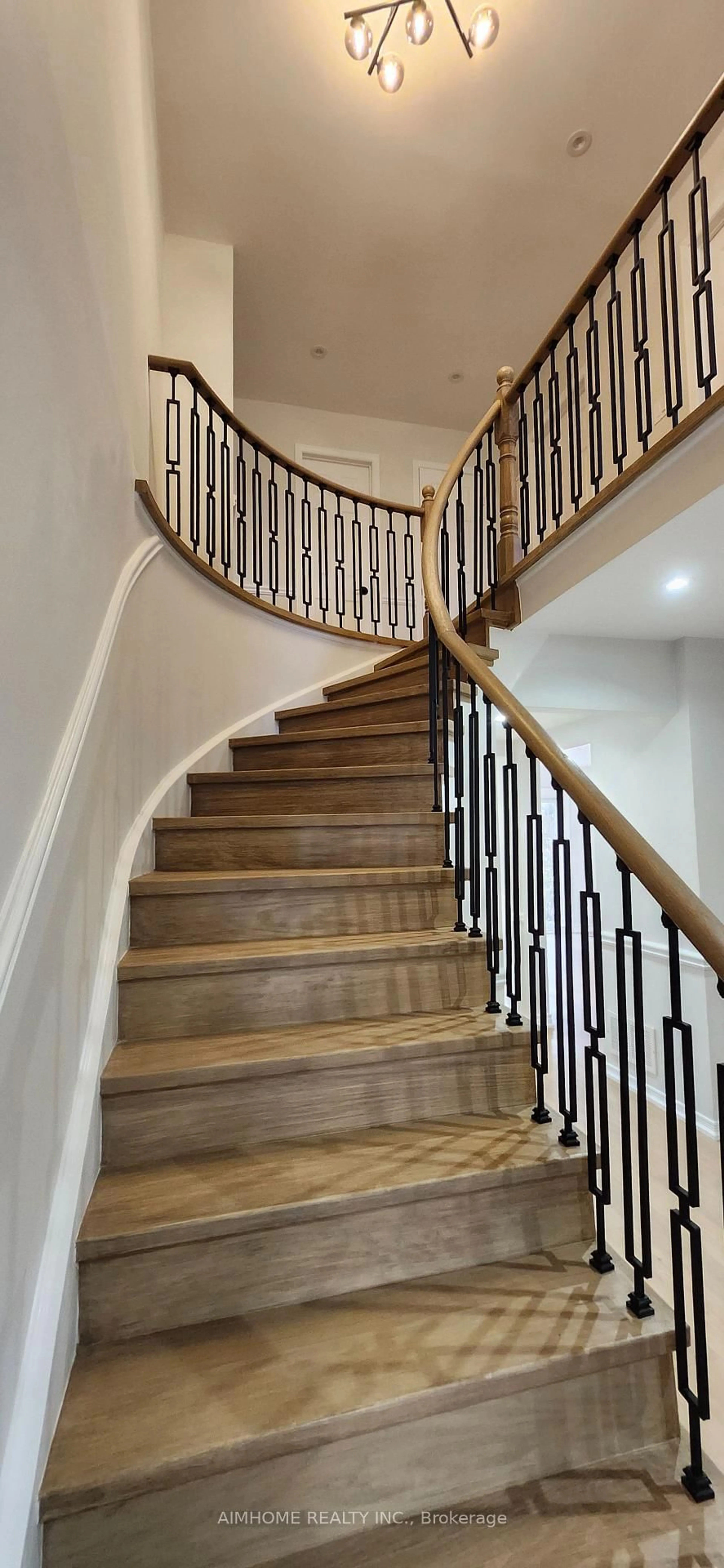 Stairs for 31 Spanhouse Cres, Markham Ontario L3R 4E2