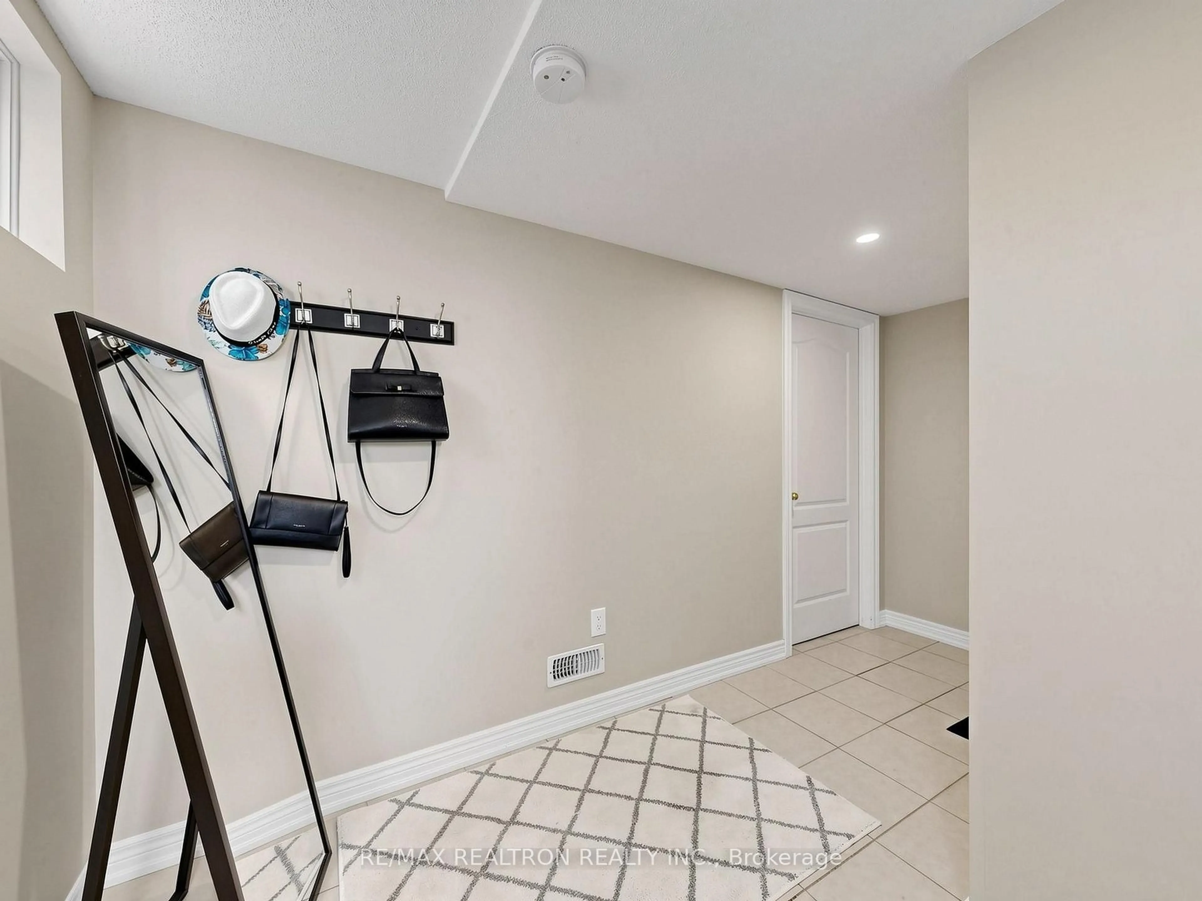 Unknown for 69 Matthewson Ave, Bradford West Gwillimbury Ontario L3Z 0N8