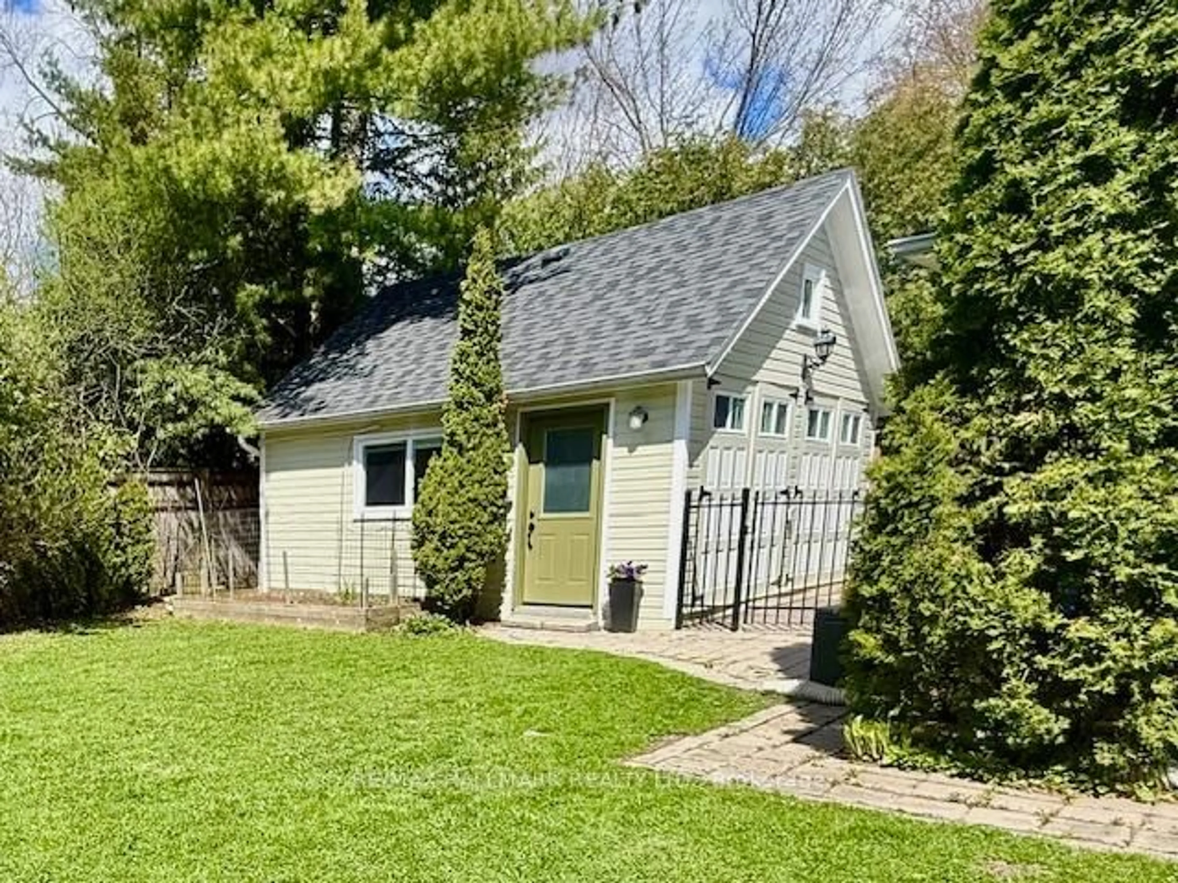 Shed for 64 Powell St, Richmond Hill Ontario L4C 4S4
