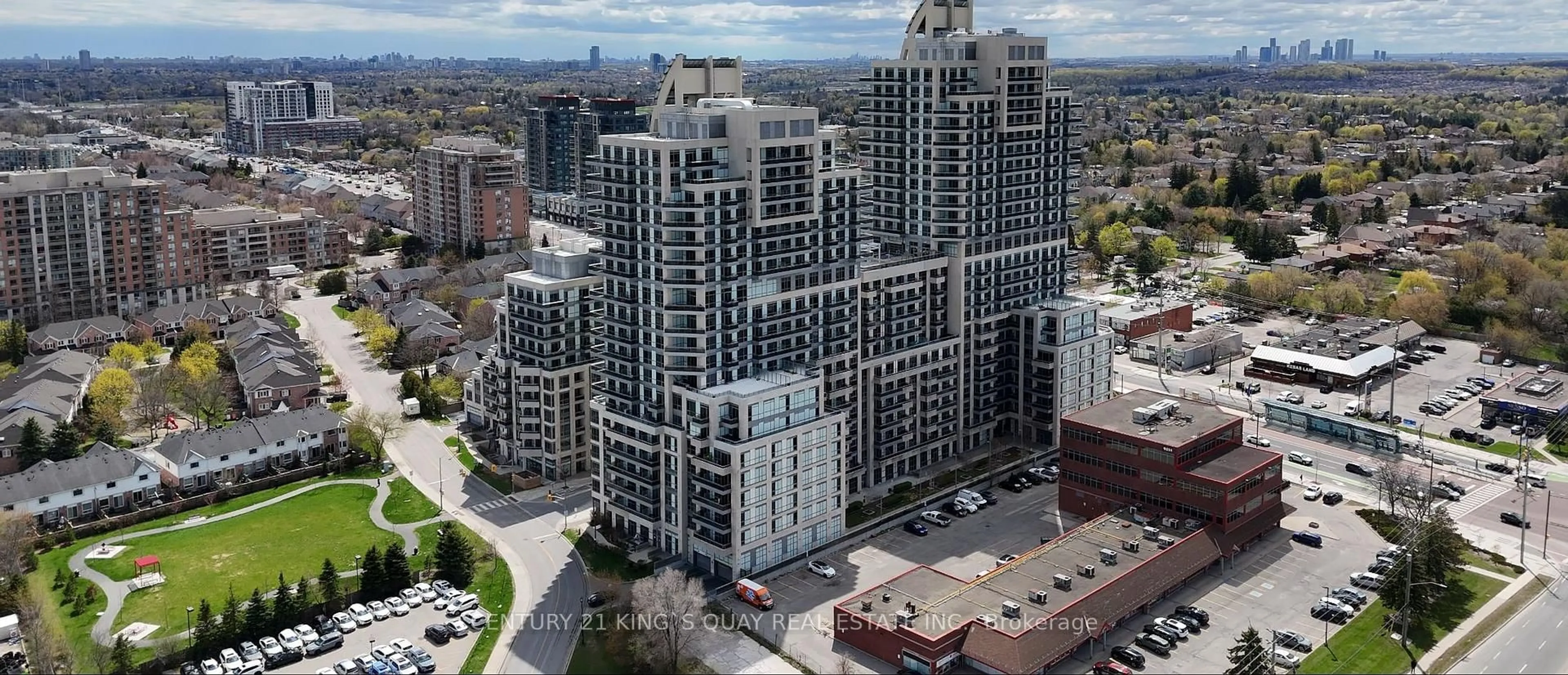 A pic from outside/outdoor area/front of a property/back of a property/a pic from drone, city buildings view from balcony for 9199 Yonge St #811, Richmond Hill Ontario L4C 1H7