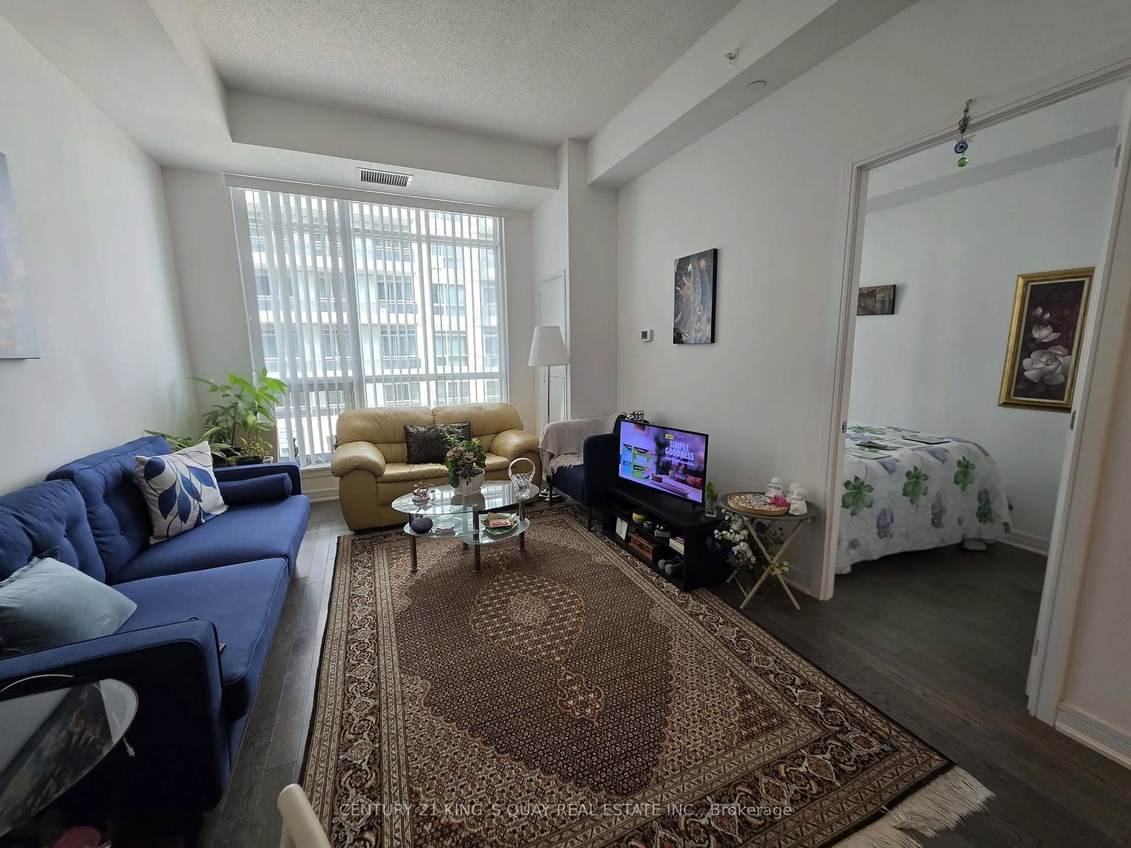 Living room with furniture, unknown for 9199 Yonge St #811, Richmond Hill Ontario L4C 1H7