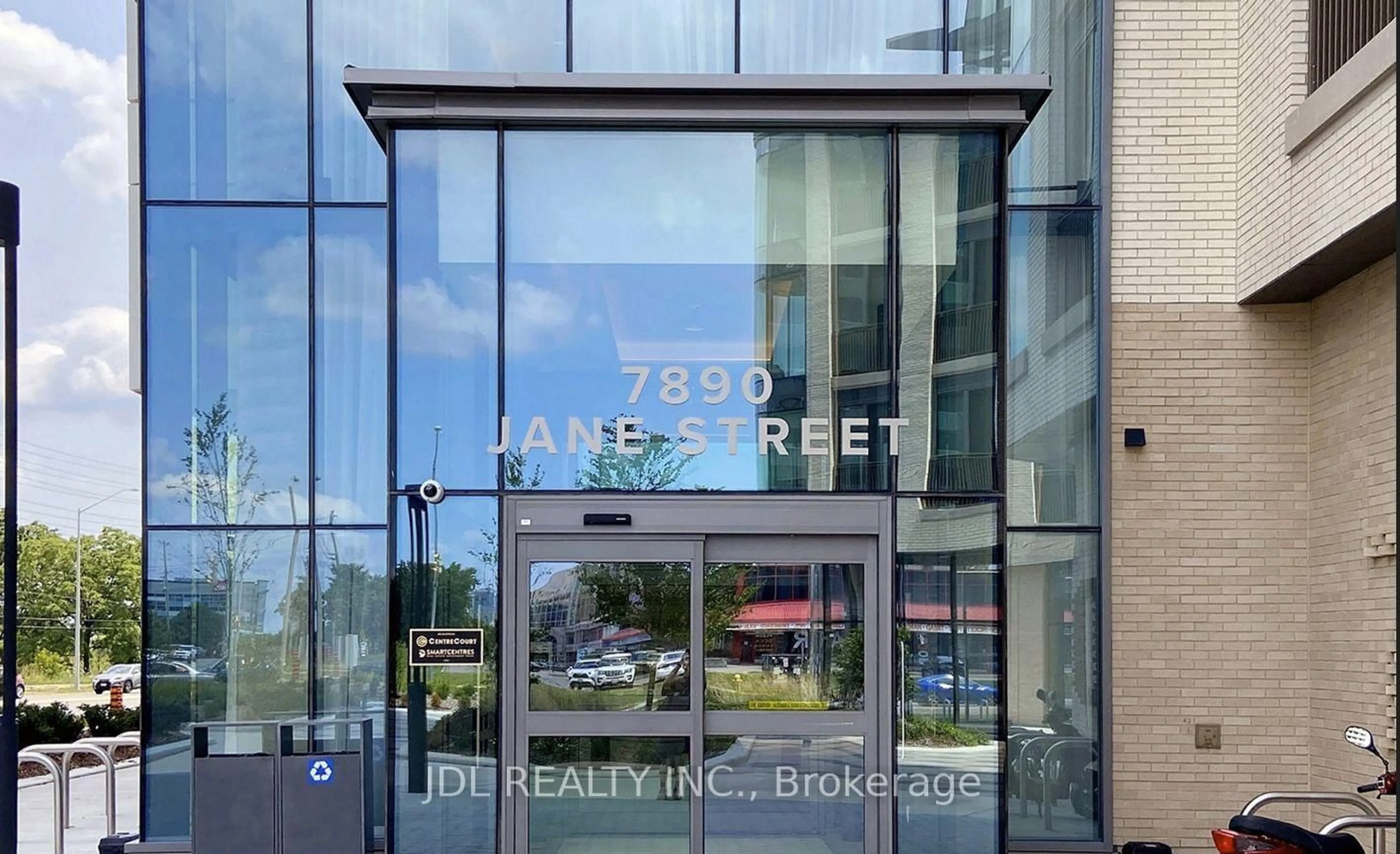 Indoor foyer for 7890 Jane St #3803, Vaughan Ontario L4K 0K9