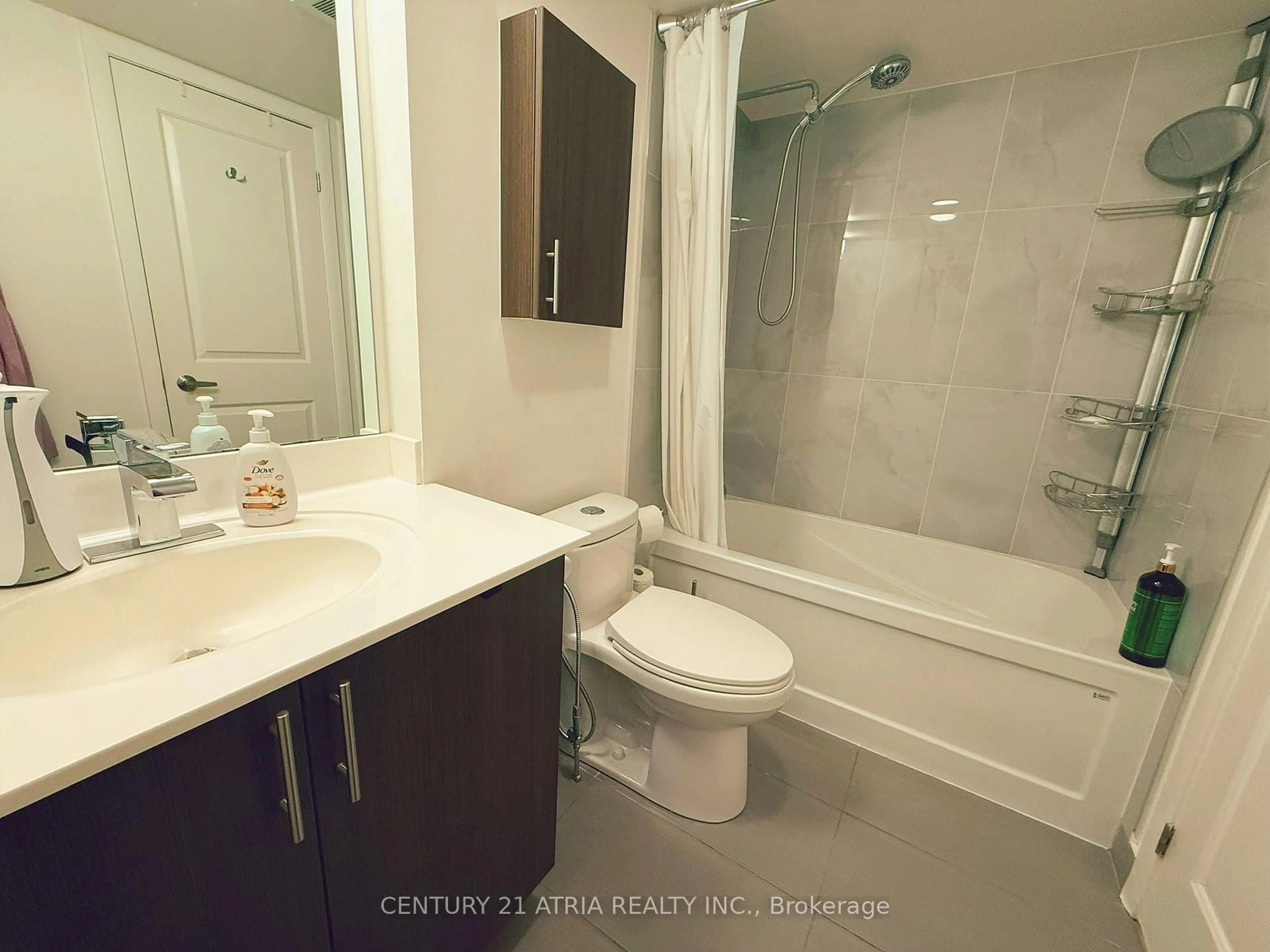 Standard bathroom, unknown for 75 Norman Bethune Ave #310, Richmond Hill Ontario L4B 0B6