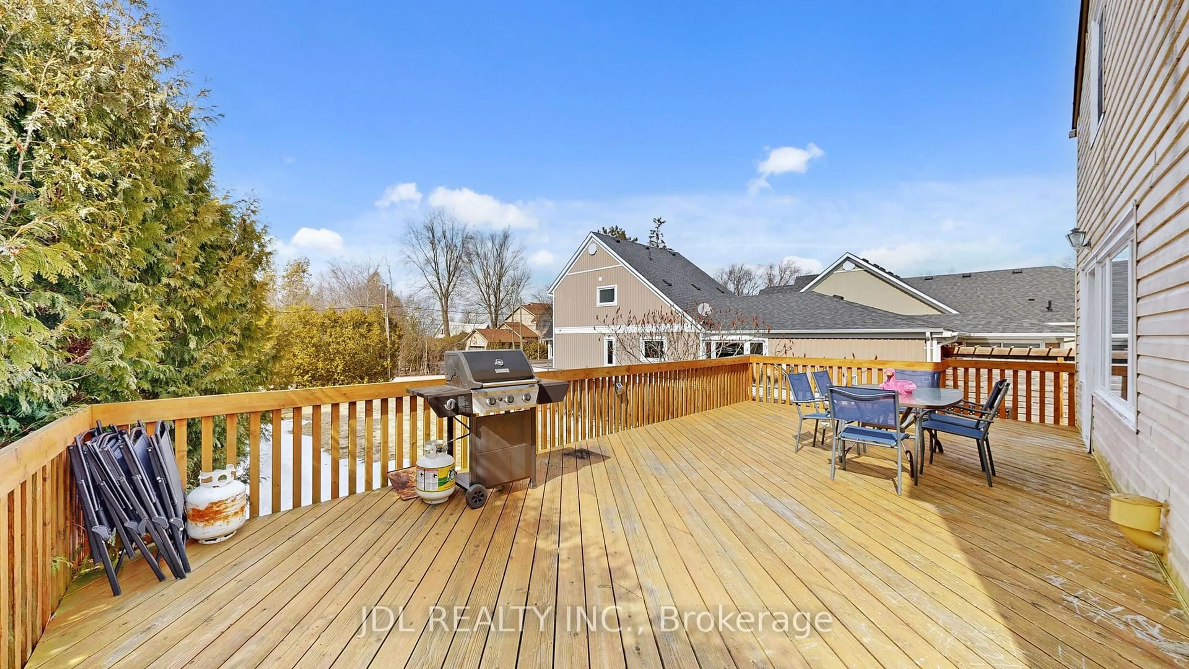 Patio, water/lake/river/ocean view for 11 Red Robin Rd, Georgina Ontario L4P 3E9
