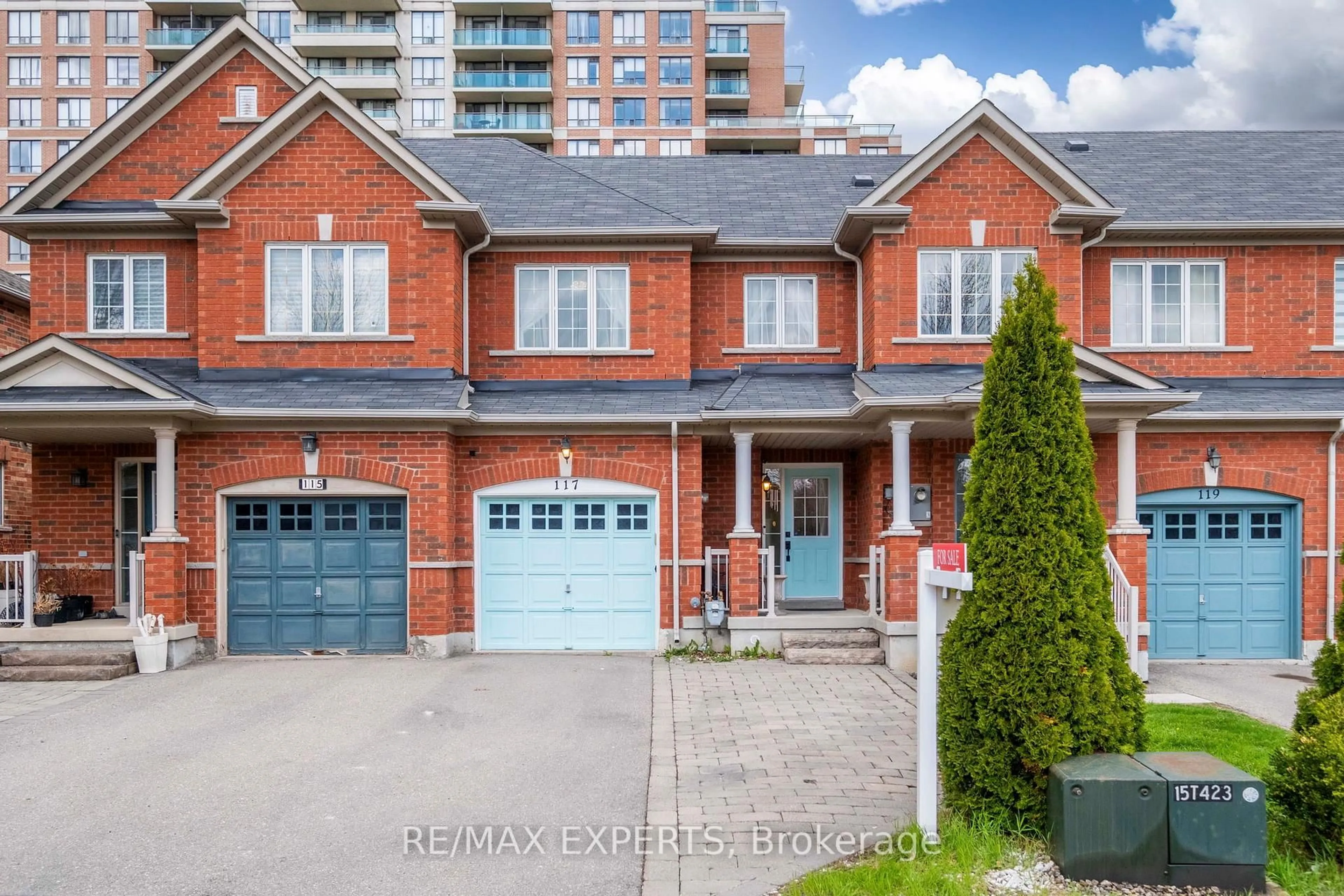 Home with brick exterior material, street for 117 Revelstoke Cres, Richmond Hill Ontario L4B 4T5