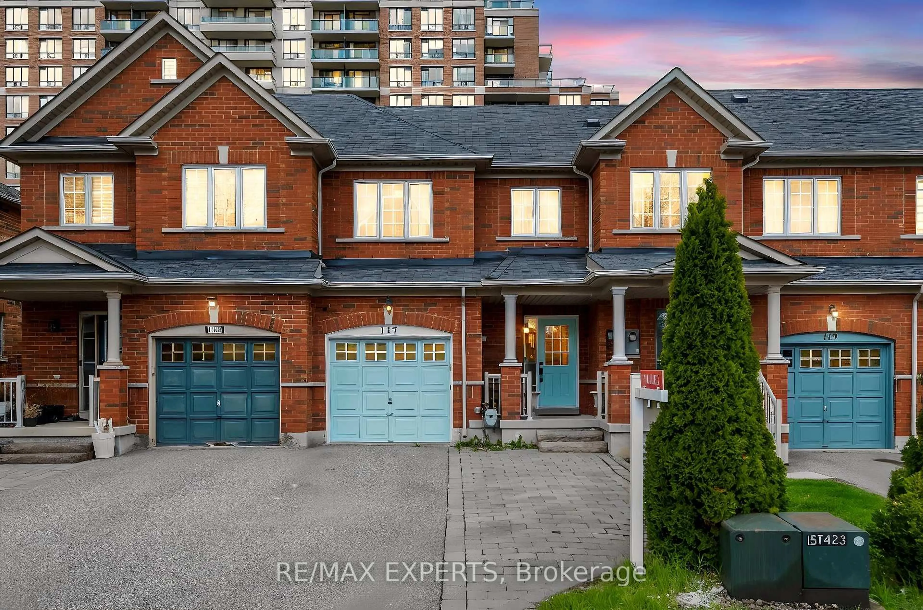 Home with brick exterior material, street for 117 Revelstoke Cres, Richmond Hill Ontario L4B 4T5