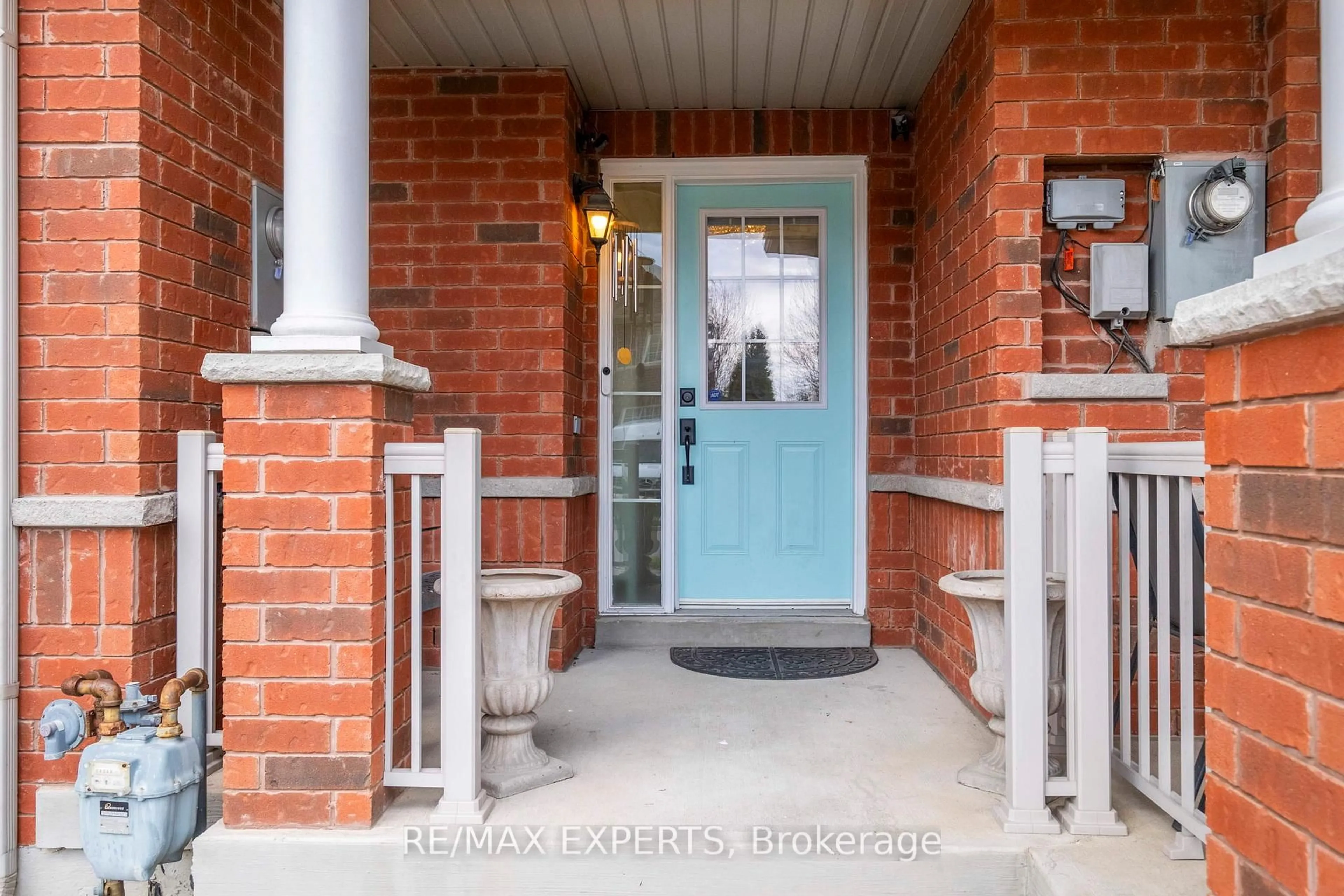 Indoor entryway for 117 Revelstoke Cres, Richmond Hill Ontario L4B 4T5