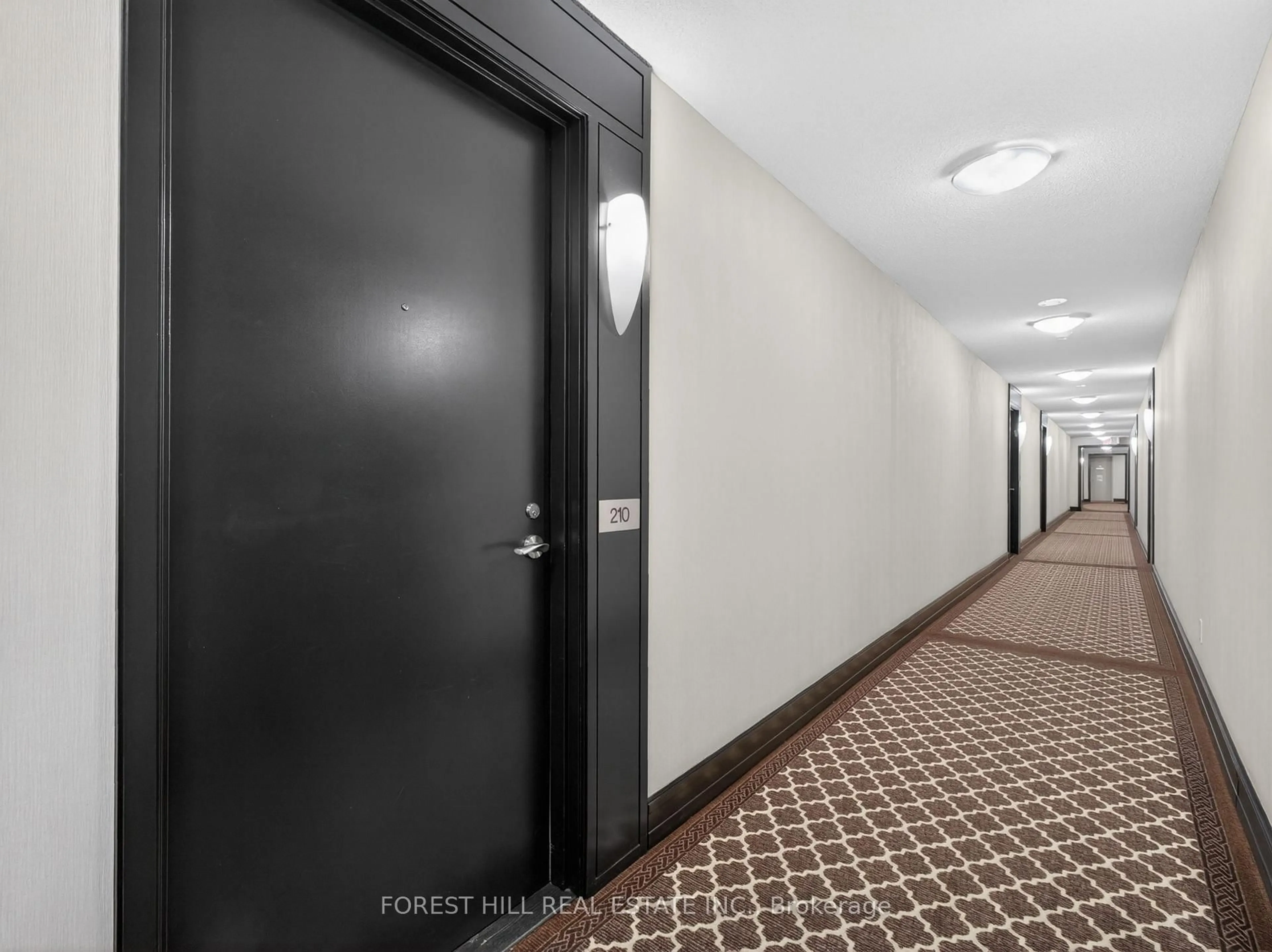 Indoor foyer for 30 North Park Rd #210, Vaughan Ontario L4J 0G6