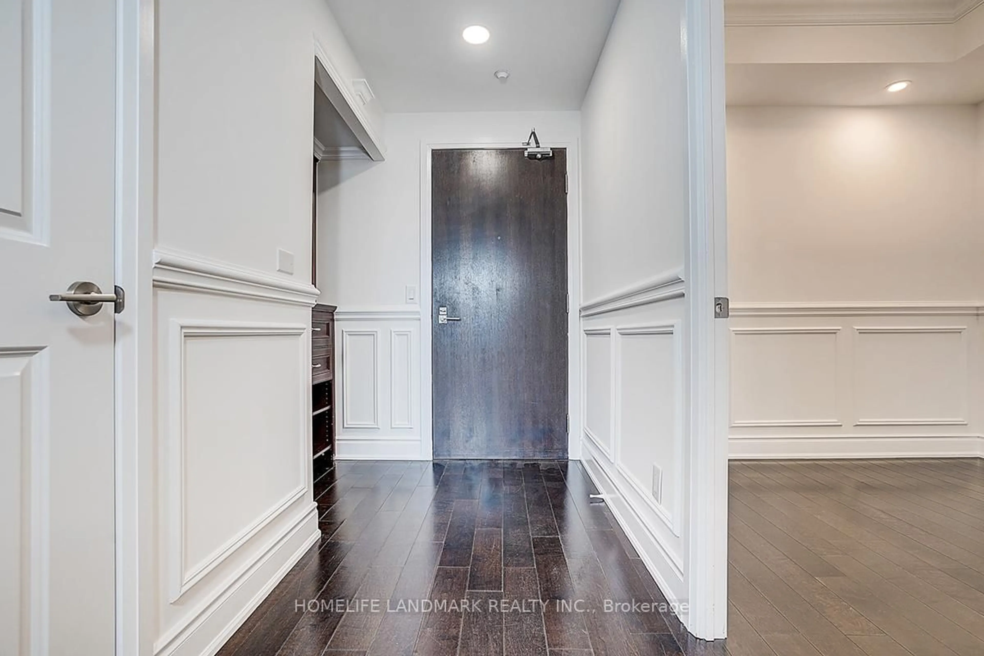 Indoor entryway for 370 Highway 7 Rd #PH12, Richmond Hill Ontario L4B 0C4