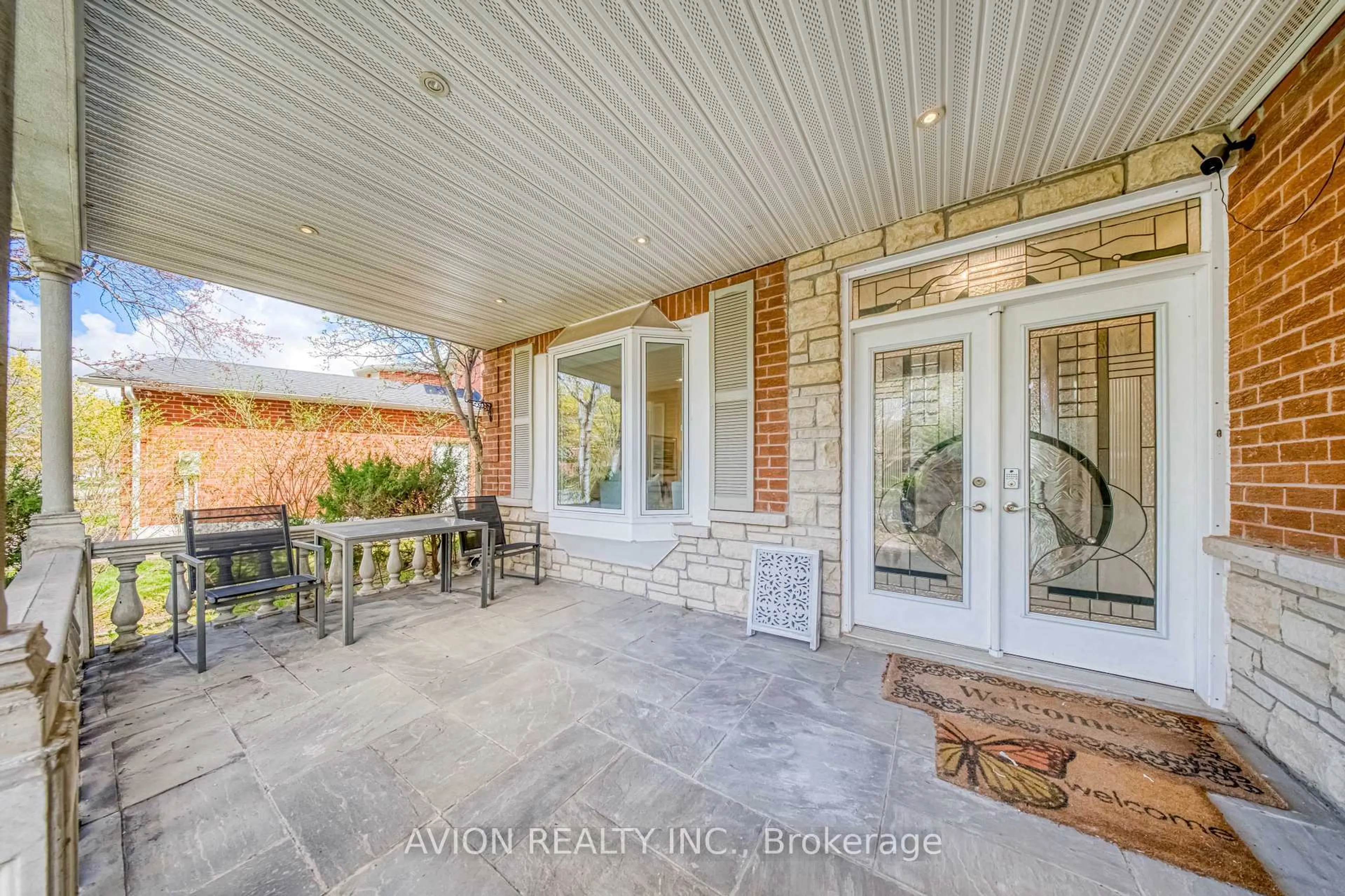 Patio, street for 134 Butterfield Cres, Vaughan Ontario L6A 1J4