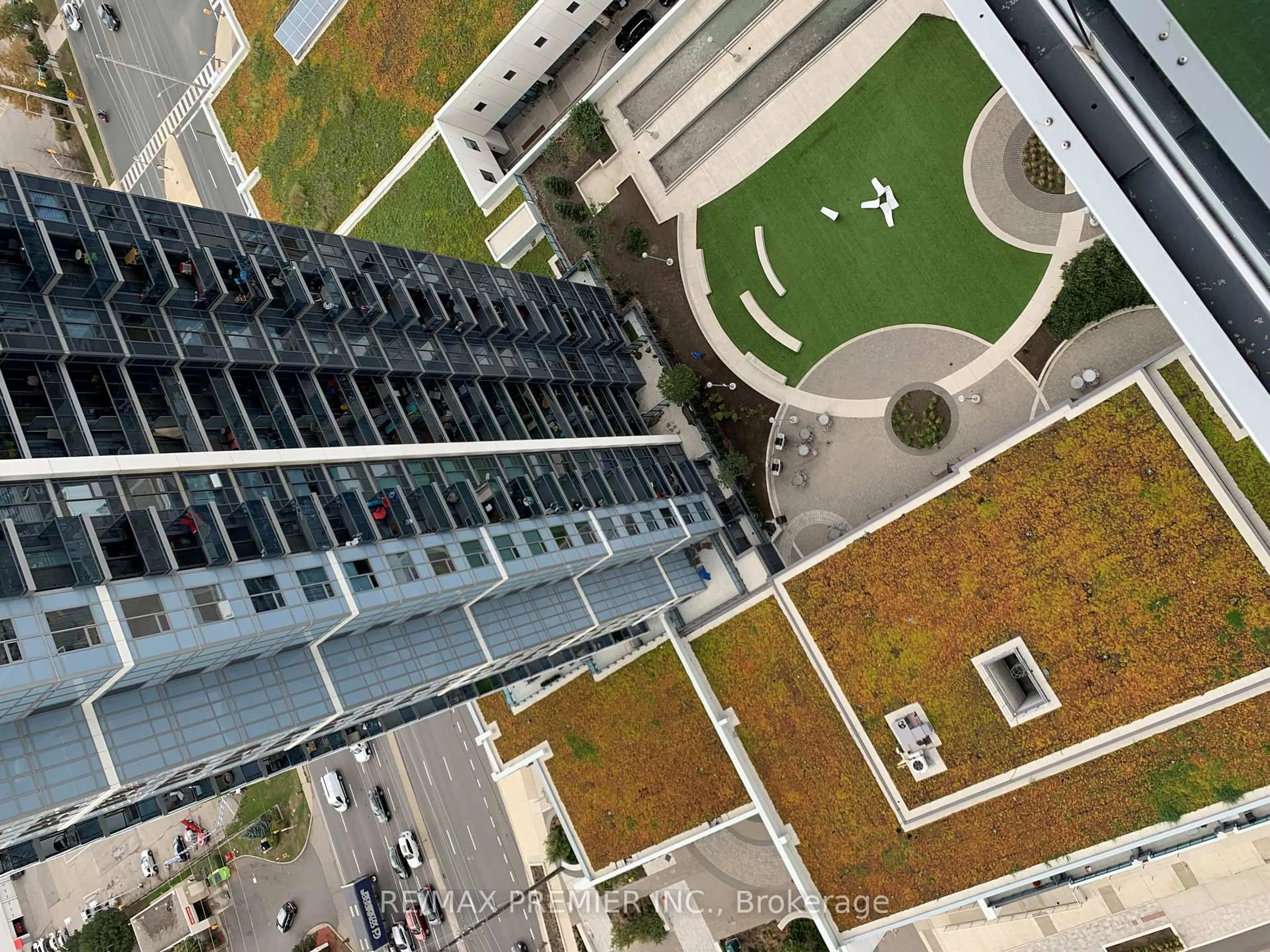 A pic from outside/outdoor area/front of a property/back of a property/a pic from drone, city buildings view from balcony for 3600 Highway 7 #PHO2, Vaughan Ontario L4L 0G7