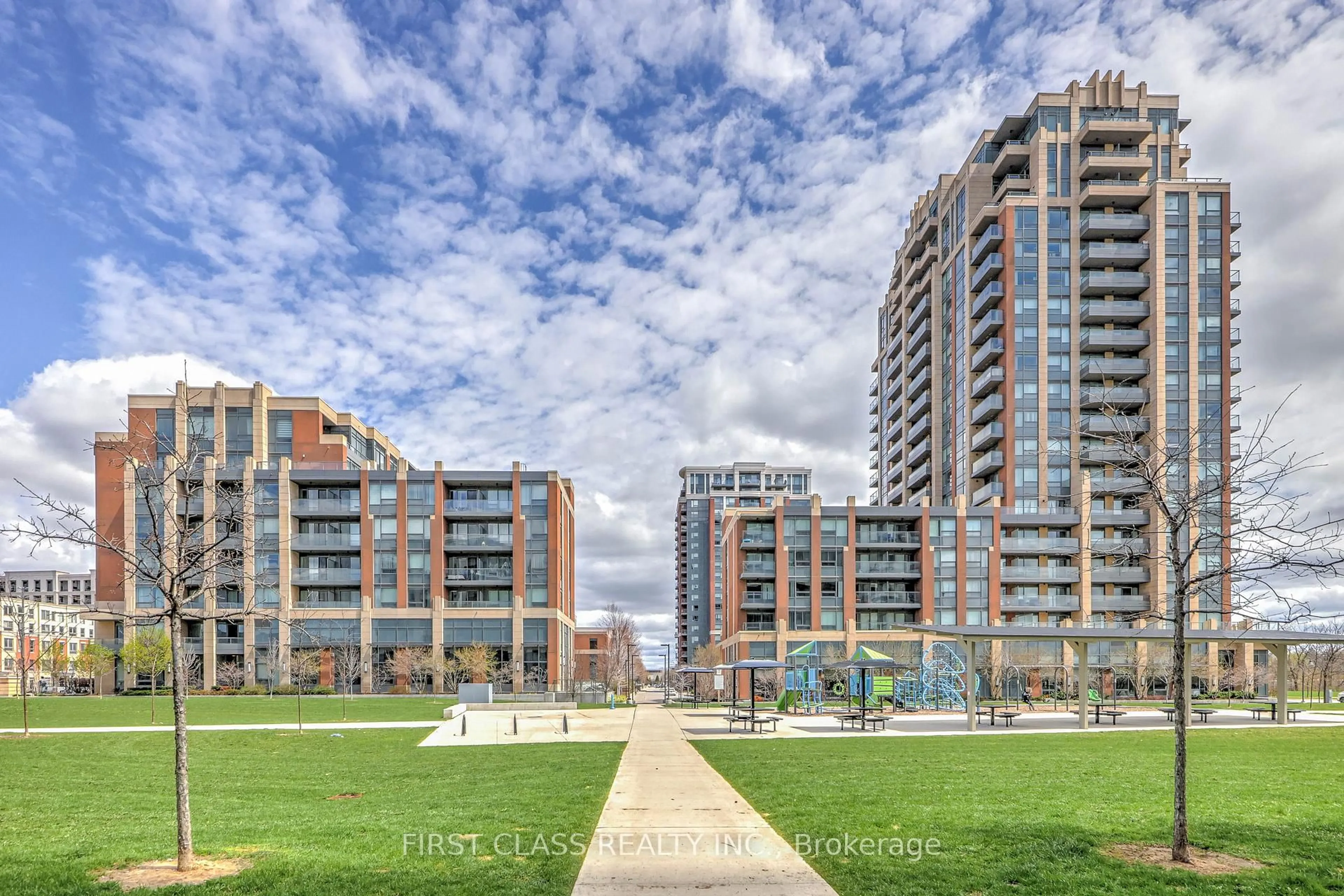 A pic from outside/outdoor area/front of a property/back of a property/a pic from drone, unknown for 28 Uptown Dr #610, Markham Ontario L3R 5M8