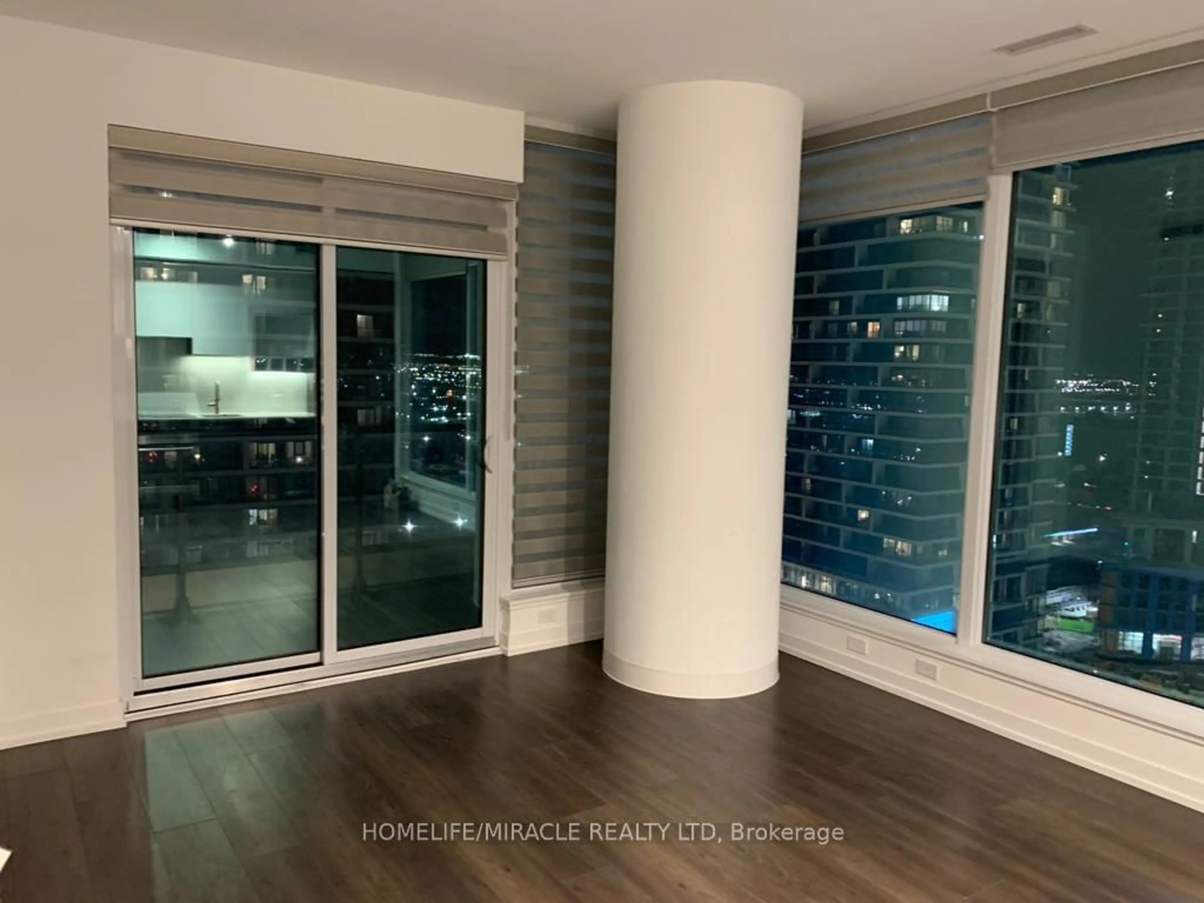 Indoor foyer for 5 Buttermill Ave #2002, Vaughan Ontario L4K 0J5