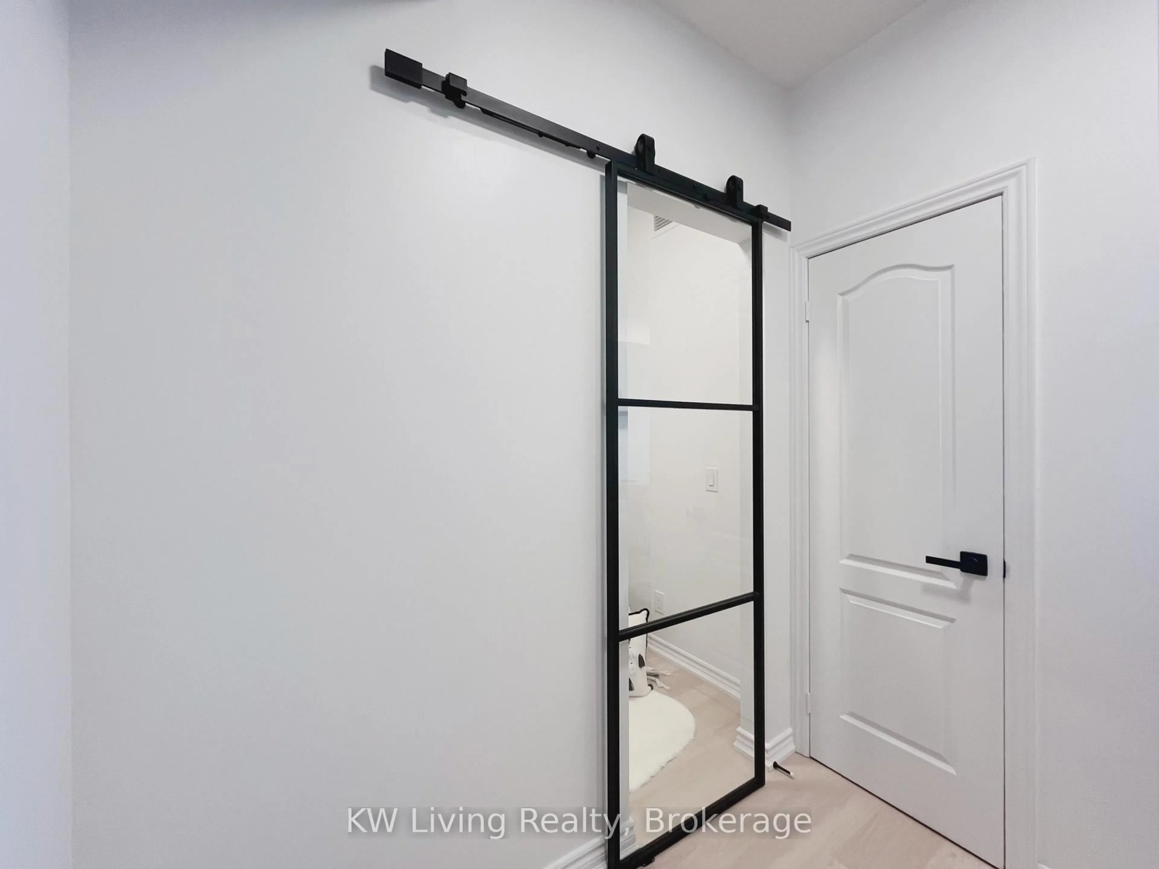 Unknown for 8323 kennedy Rd #220, Markham Ontario L3R 5W7