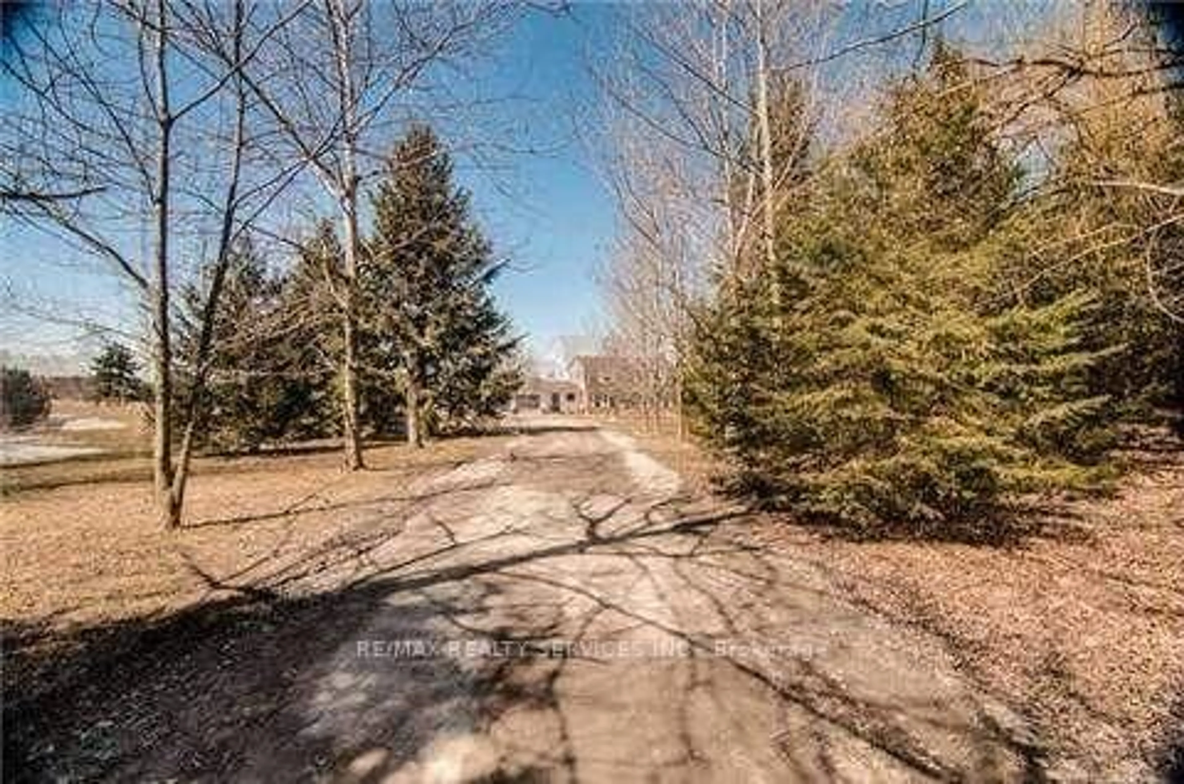 A pic from outside/outdoor area/front of a property/back of a property/a pic from drone, forest/trees view for 7180 17th Sdrd, King Ontario L0G 1T0