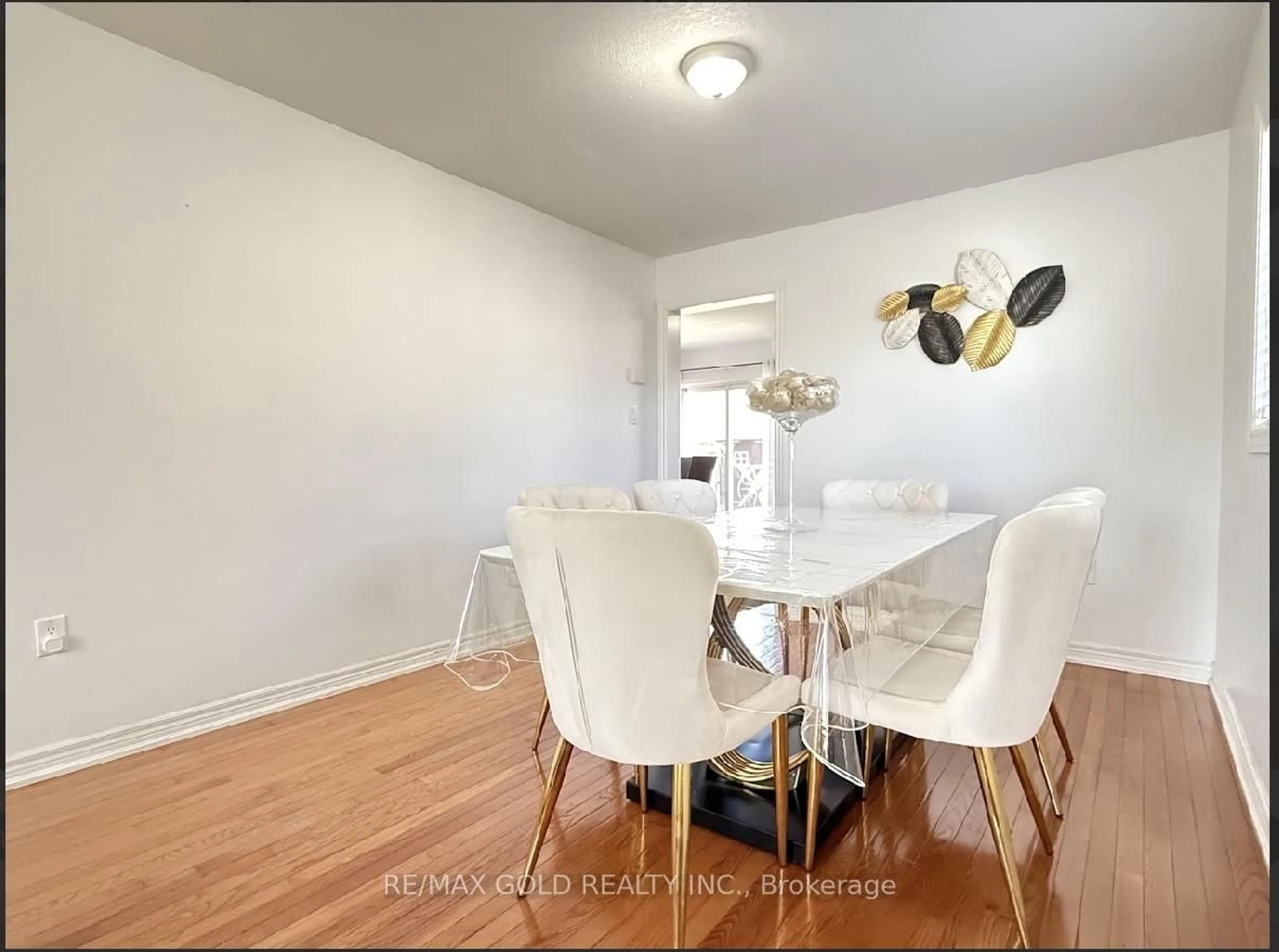 Dining room, unknown for 128 Buchanan Dr, New Tecumseth Ontario L9R 0A3