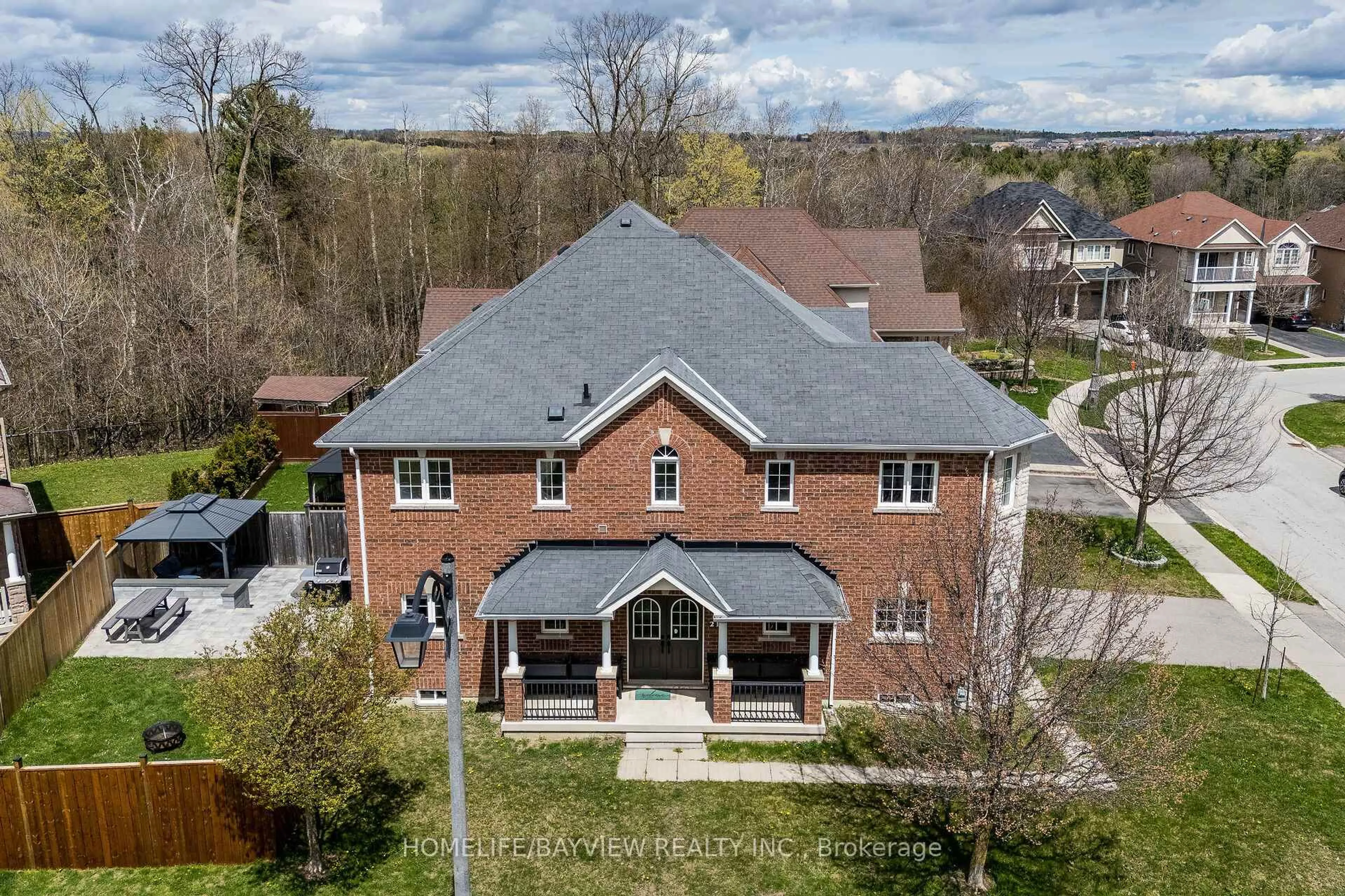 A pic from outside/outdoor area/front of a property/back of a property/a pic from drone, unknown for 212 Ray Snow Blvd, Newmarket Ontario L3X 3J3