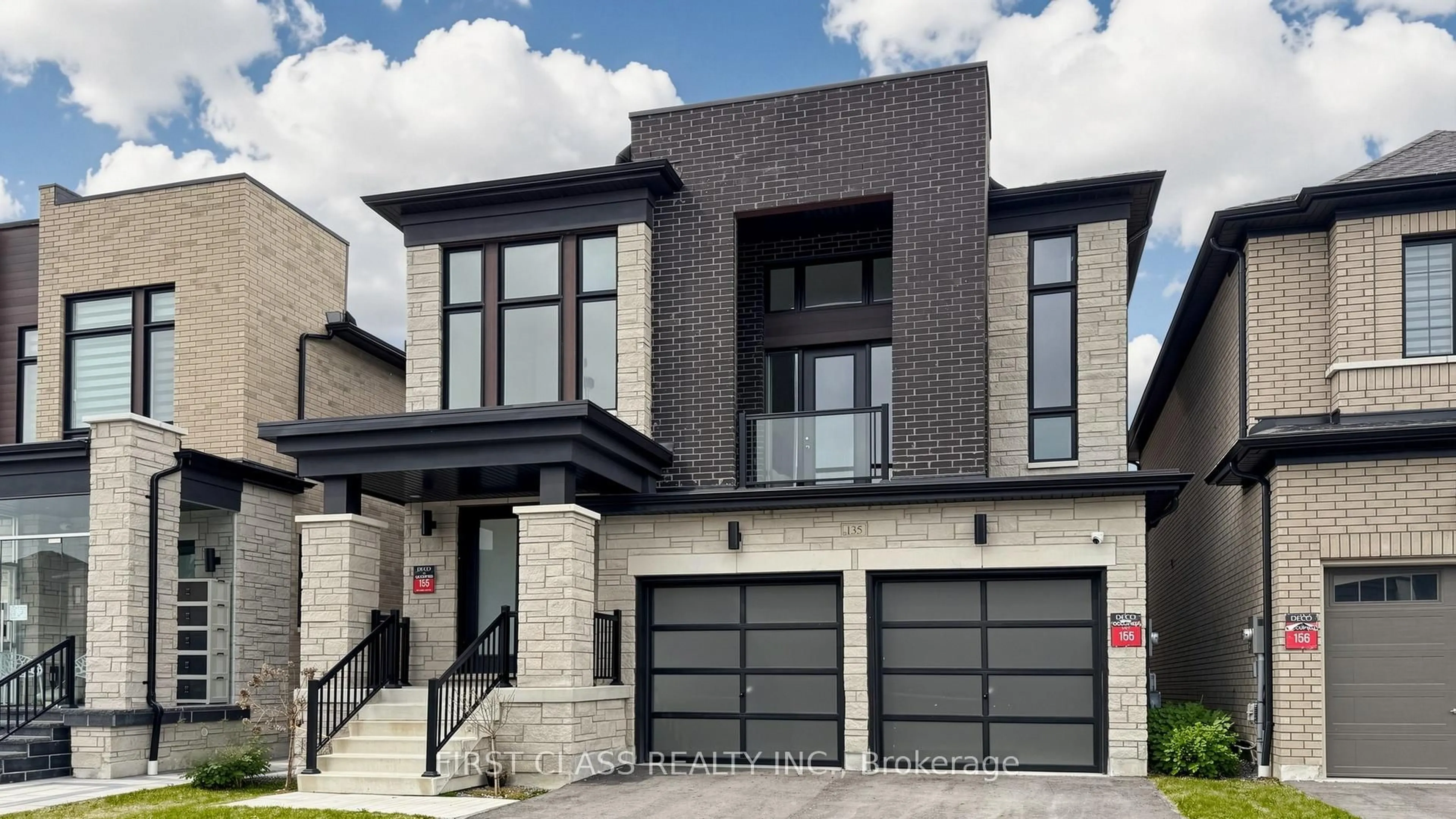 Home with brick exterior material, street for 135 Markview Rd, Whitchurch-Stouffville Ontario L4A 5B2