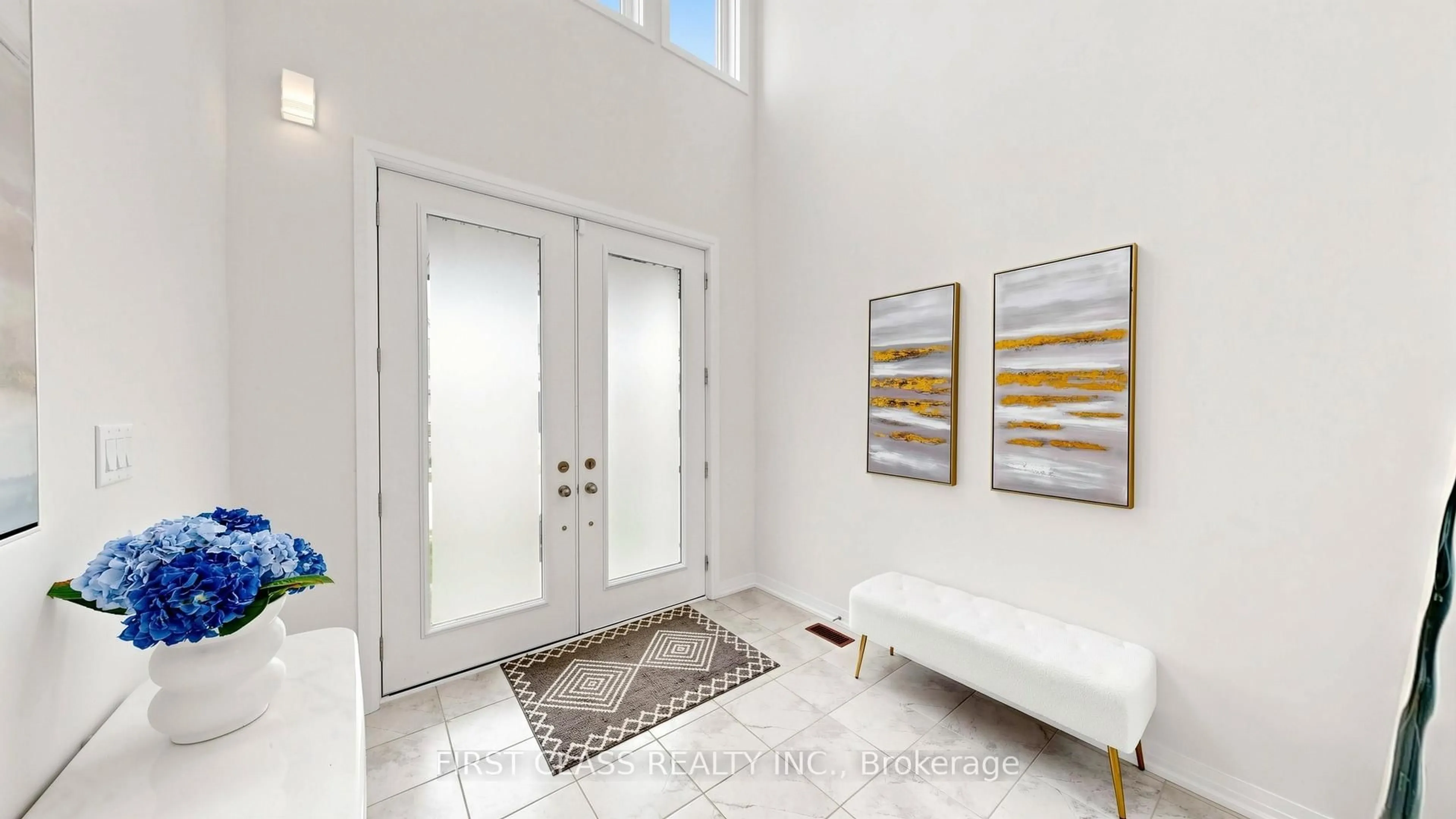 Indoor entryway for 135 Markview Rd, Whitchurch-Stouffville Ontario L4A 5B2